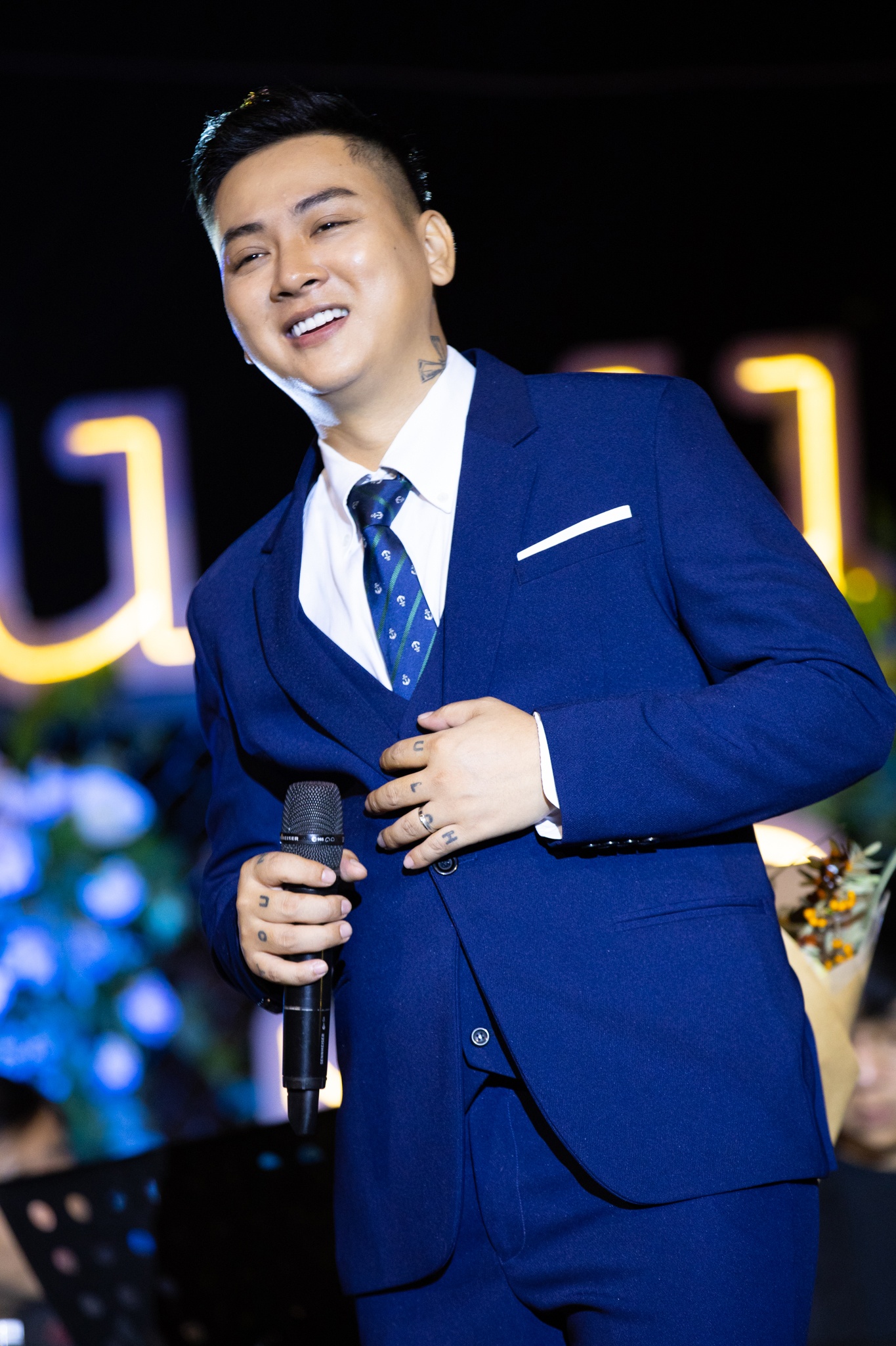 hoai lam tro lai anh 3