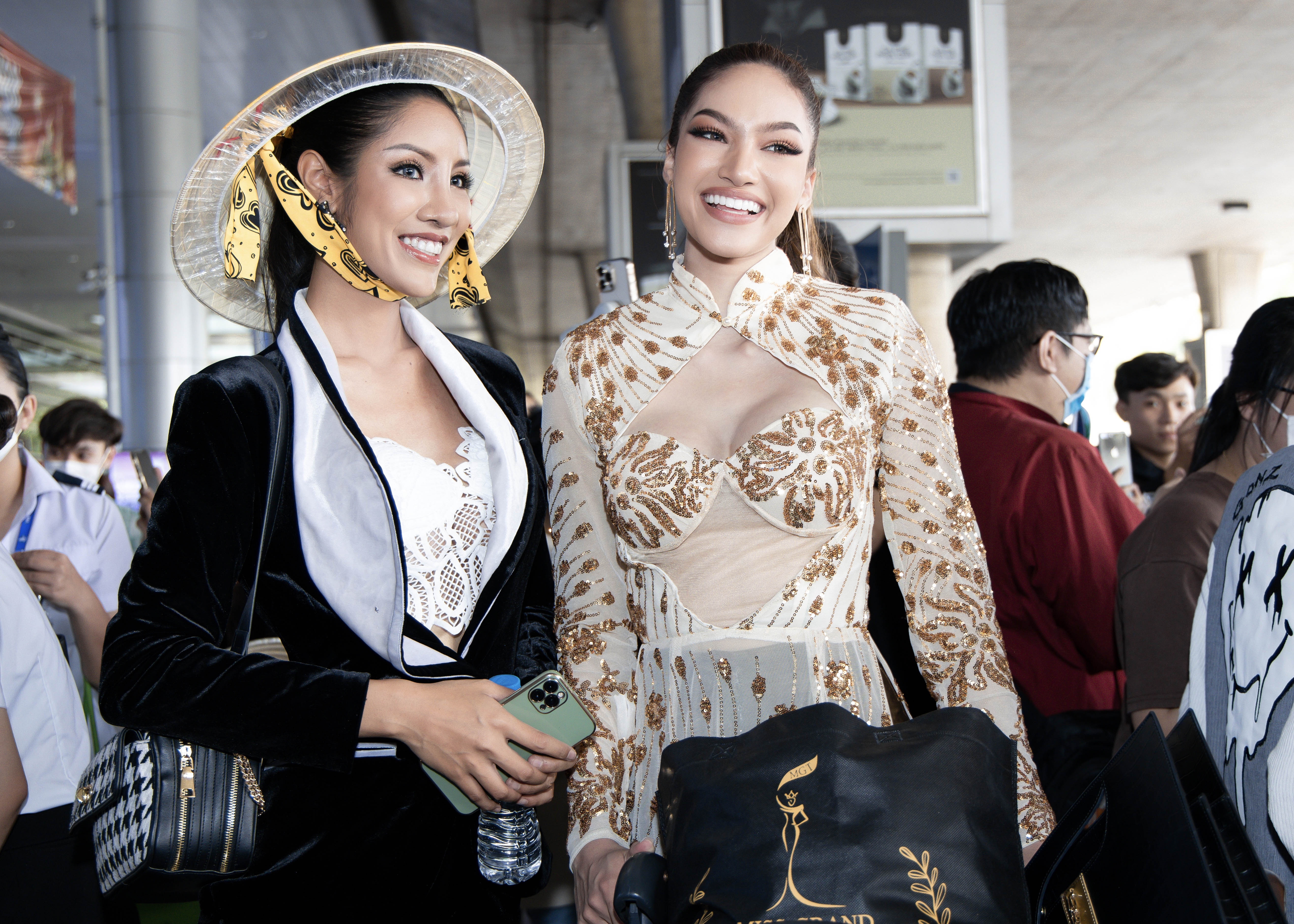 hoa hau hoa binh,  nawat anh 9