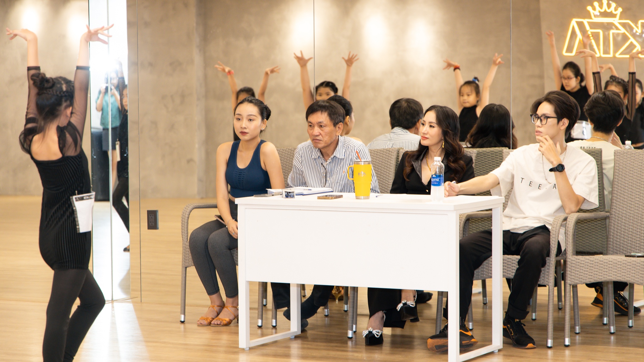 con Khanh Thi Phan Hien anh 4