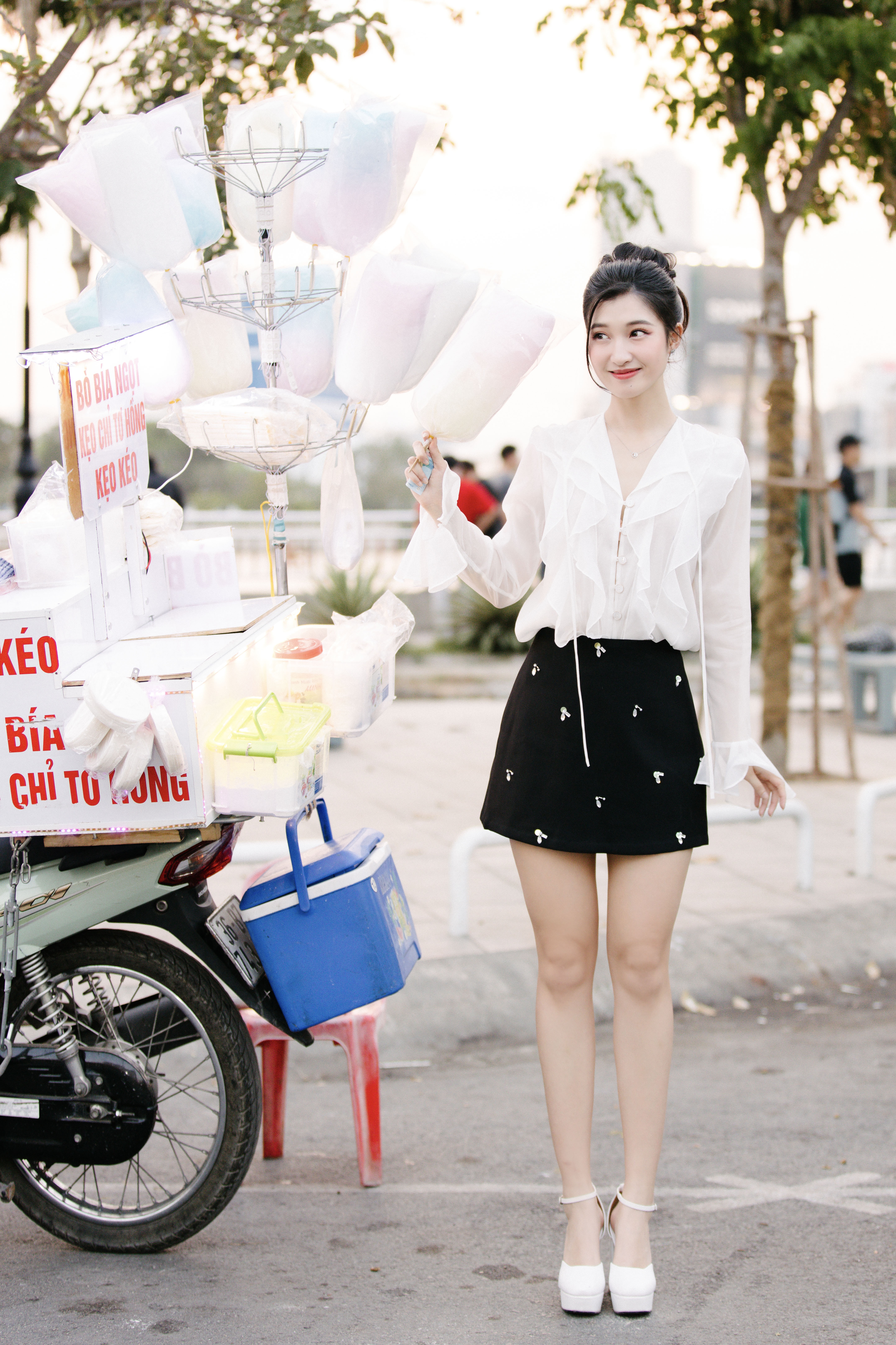 A hau Phuong Nhi anh 2