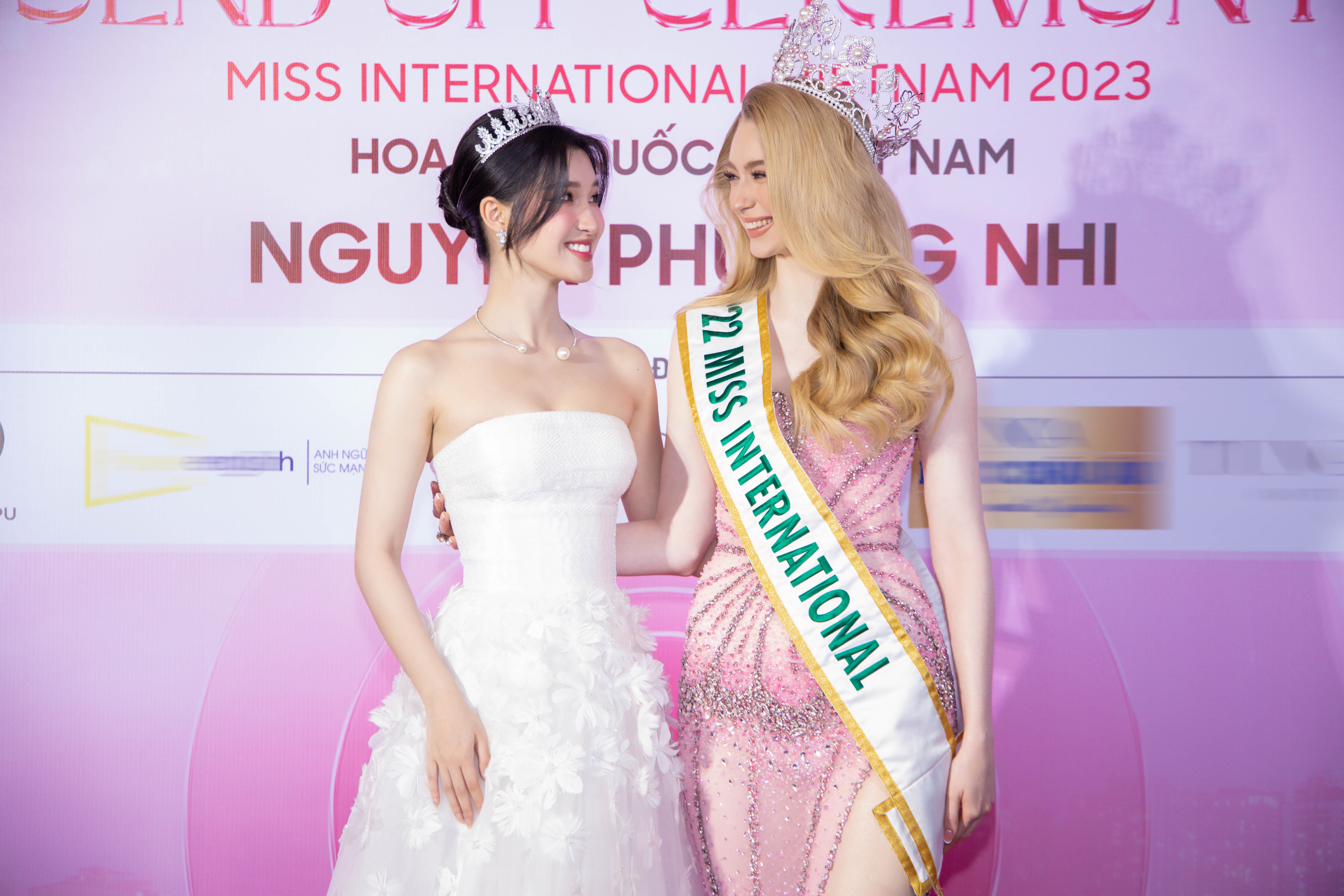 Hoa hau Quoc te anh 3