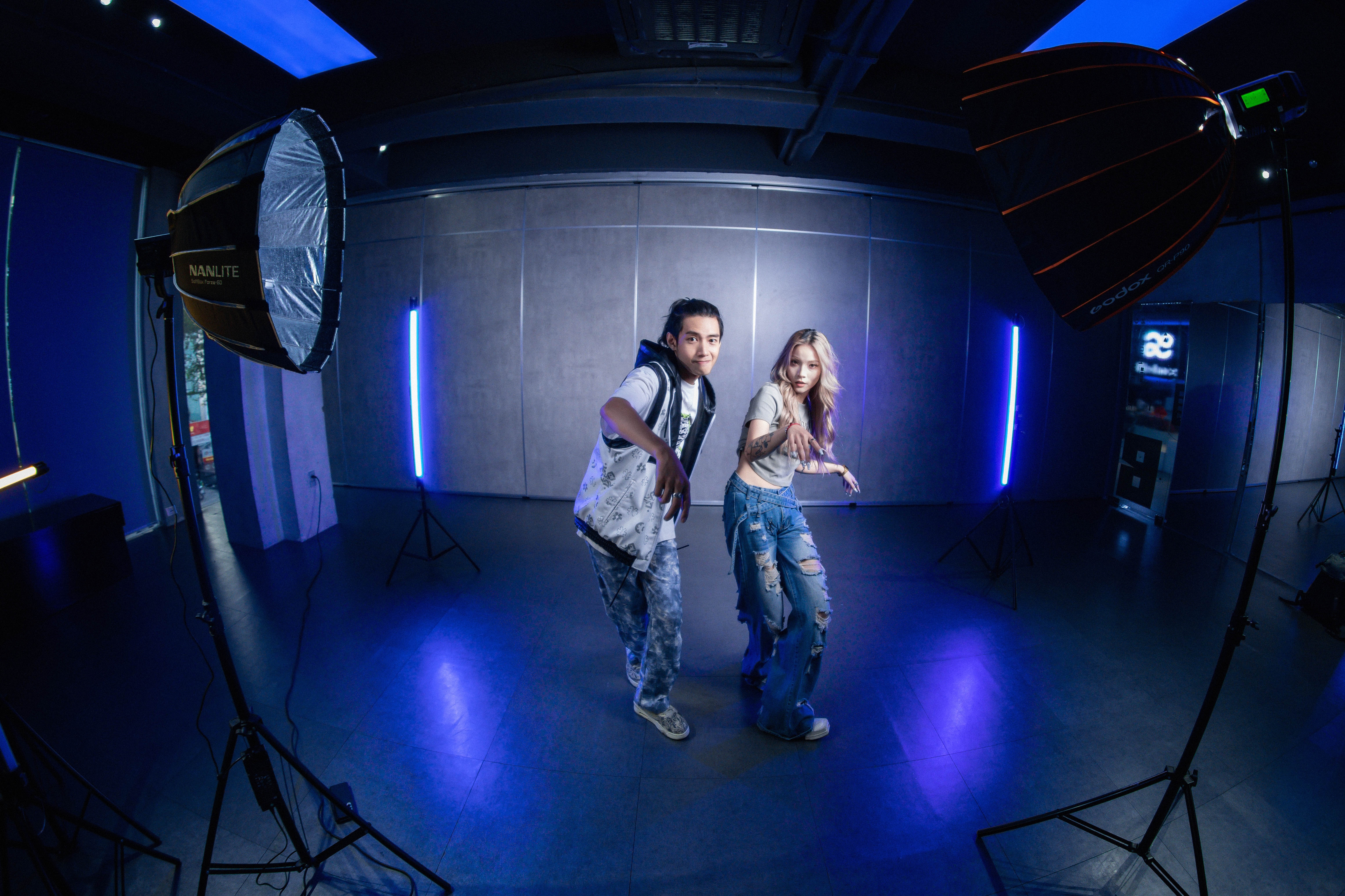 Quang Dang va ban gai anh 1