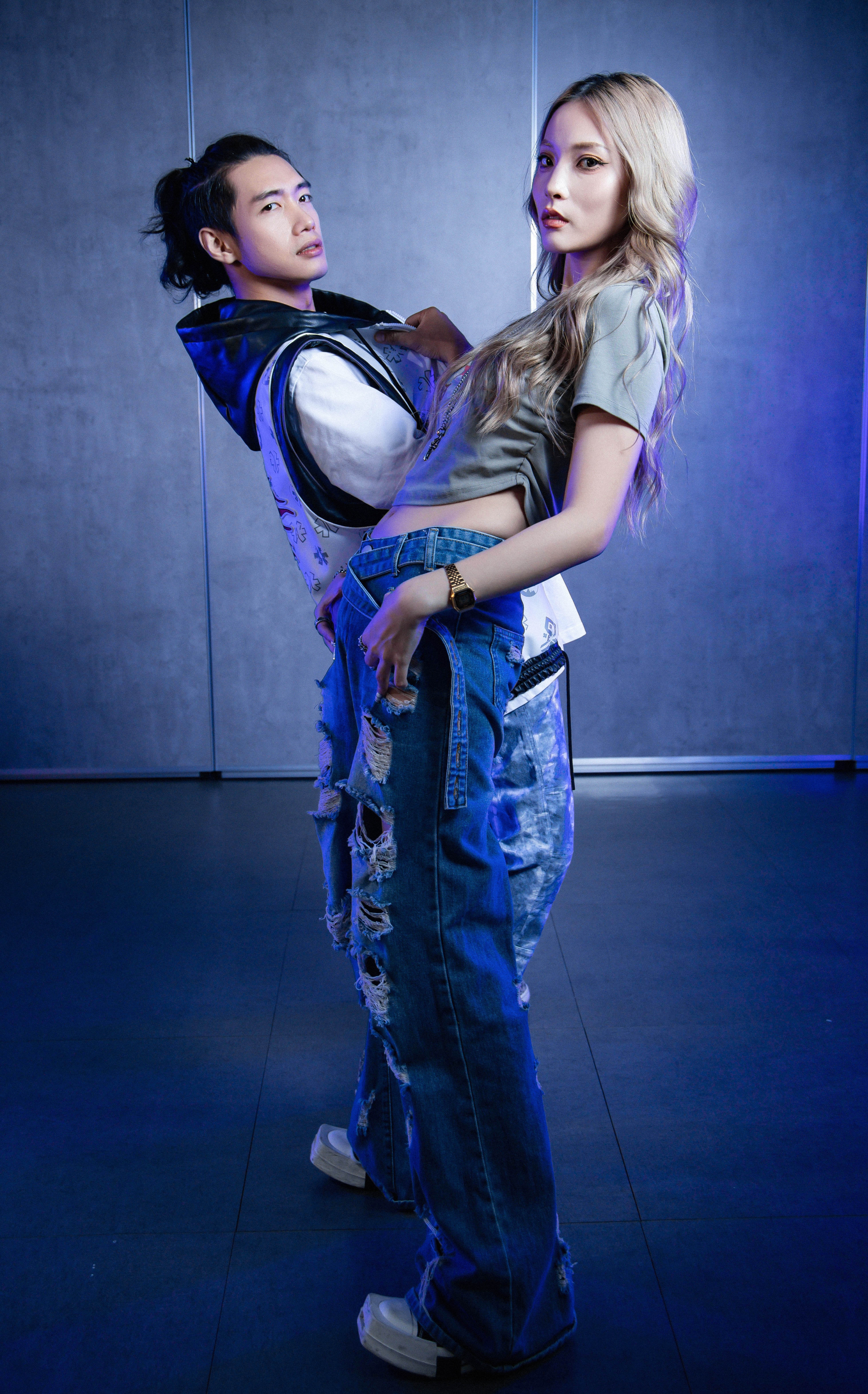 Quang Dang va ban gai anh 8