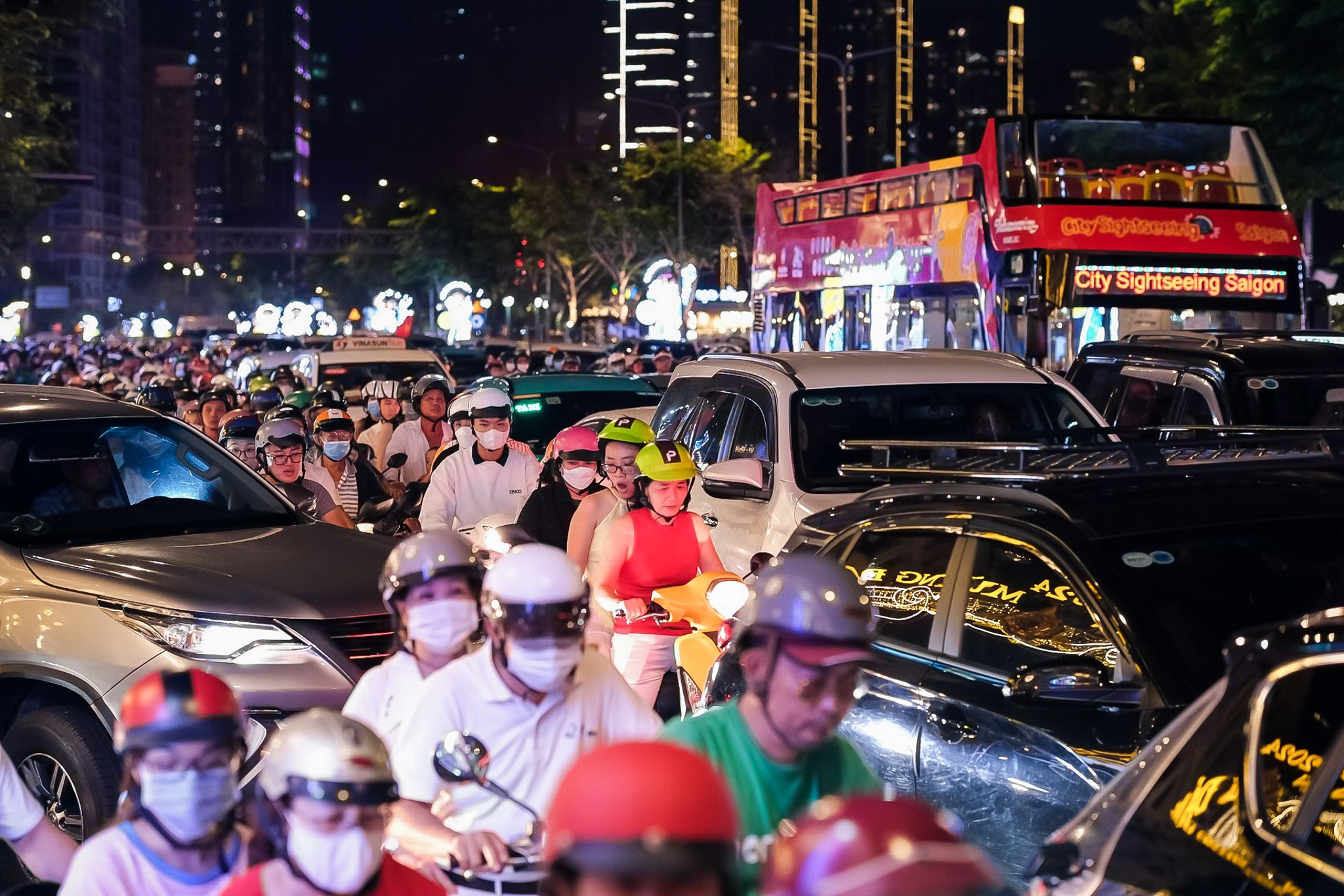 ket xe dem giao thua anh 1