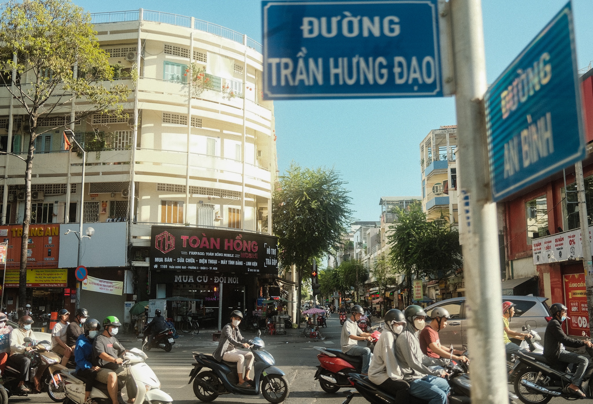 chung cu phim Tran Thanh anh 1