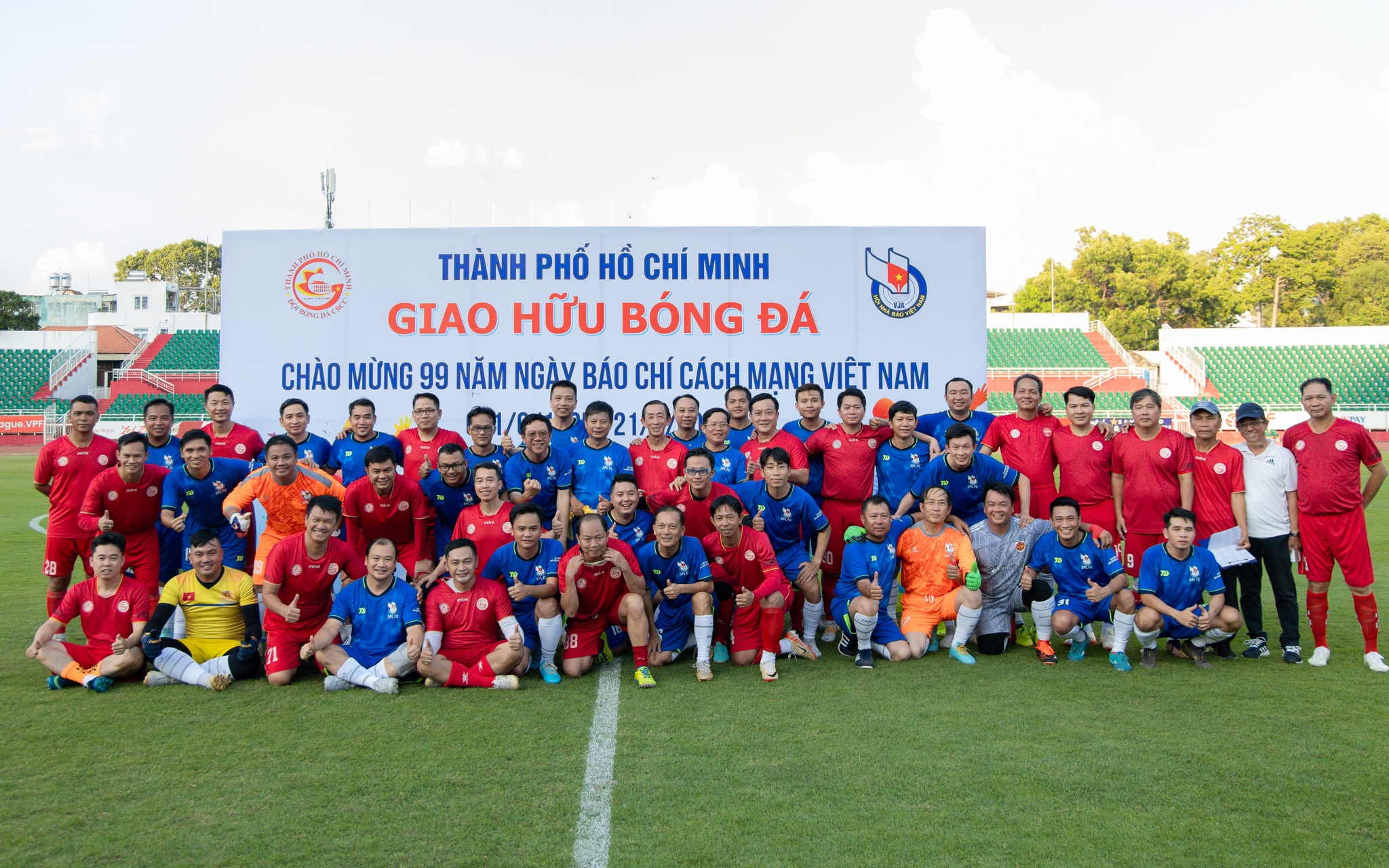 Ngay bao chi cach mang anh 1