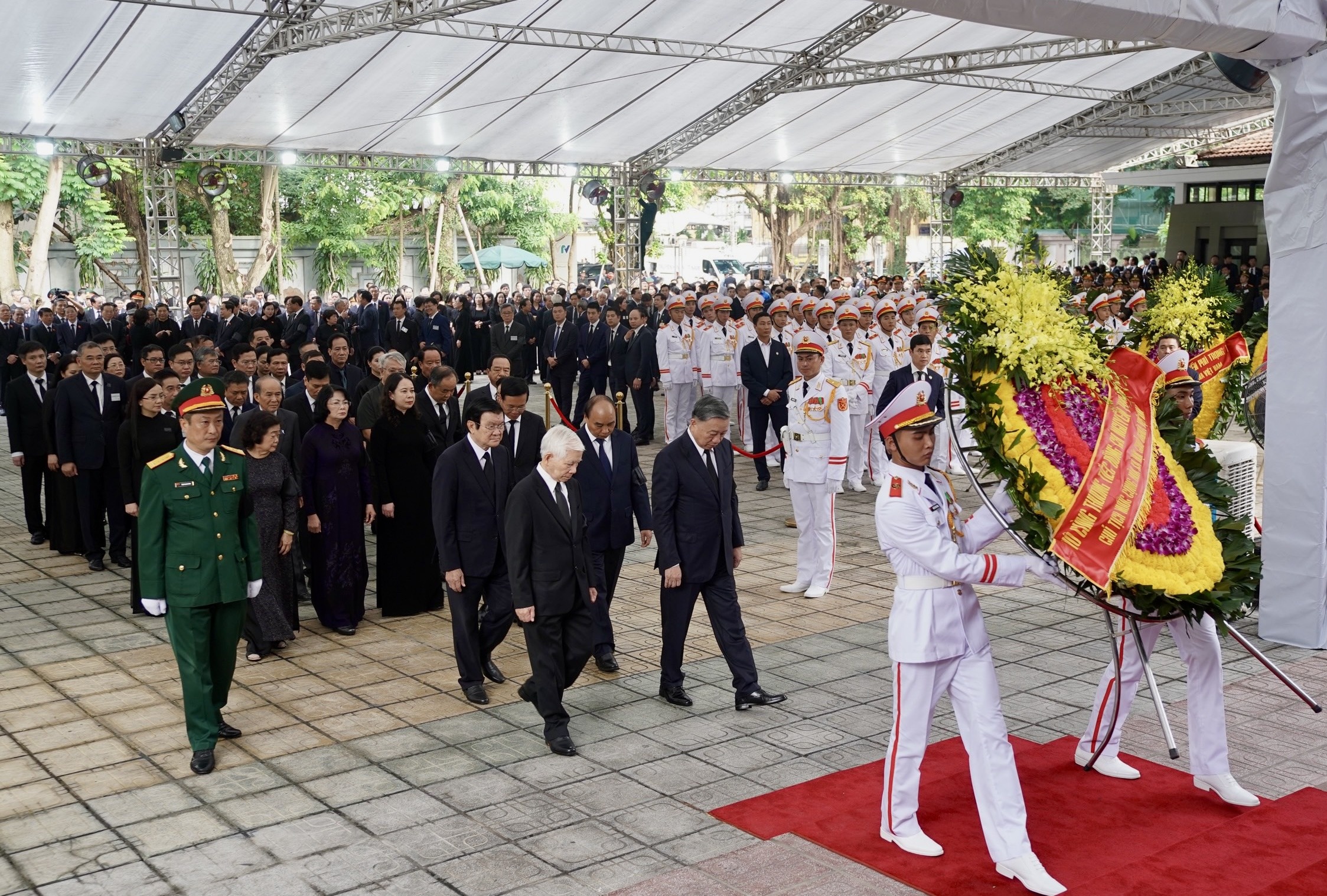 Le vieng Tong Bi thu anh 7
