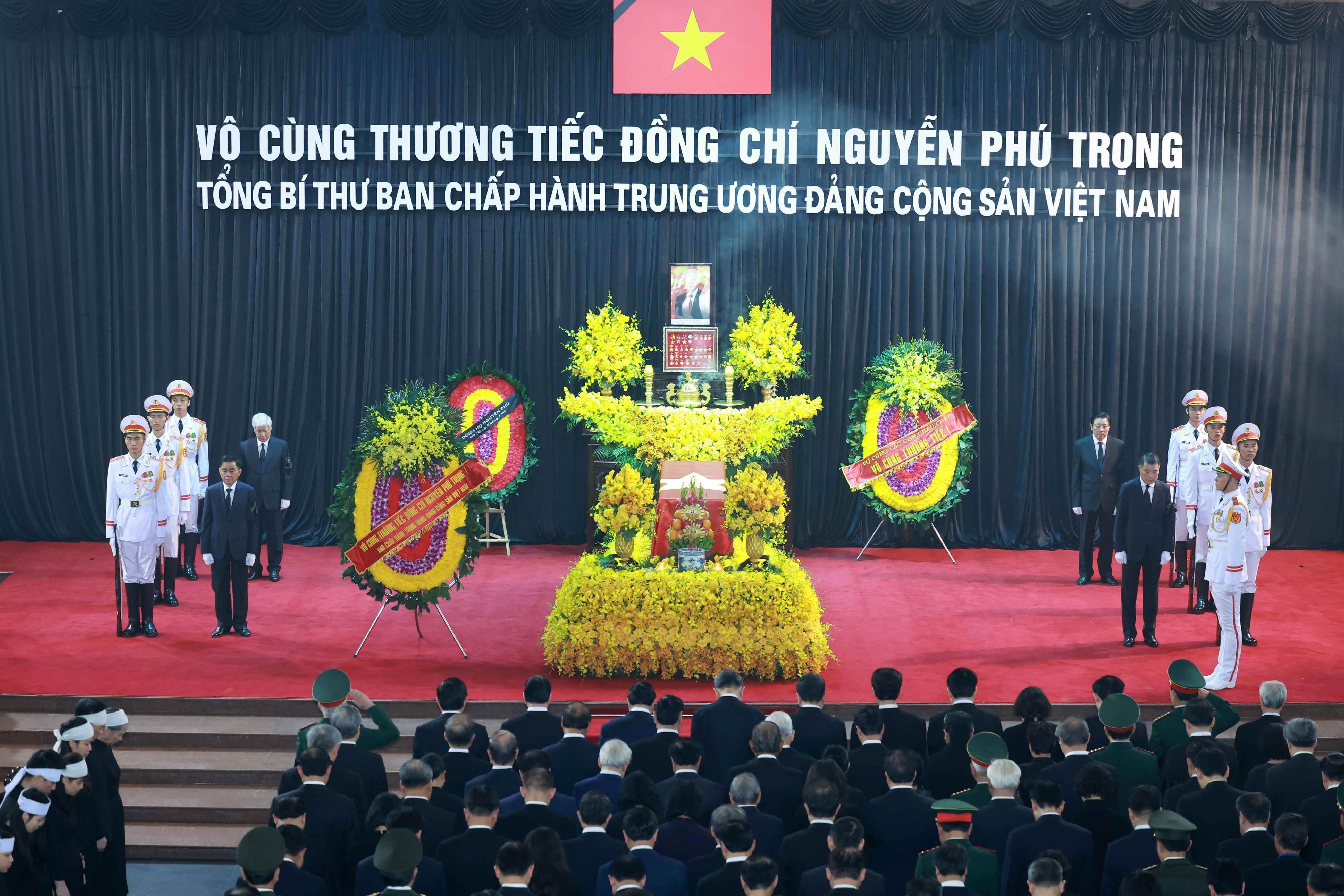 Le vieng Tong Bi thu anh 1