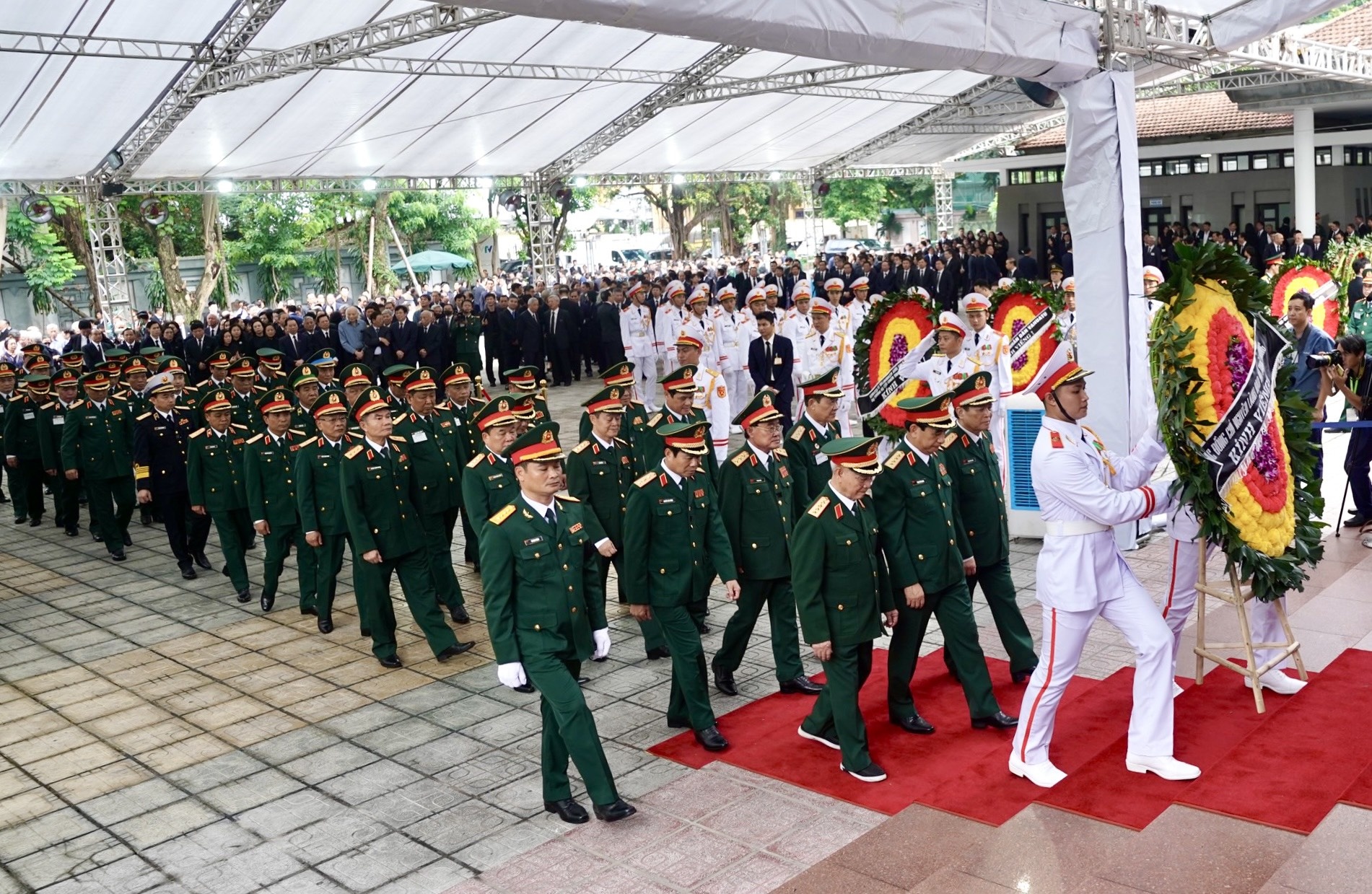 Le vieng Tong Bi thu anh 11
