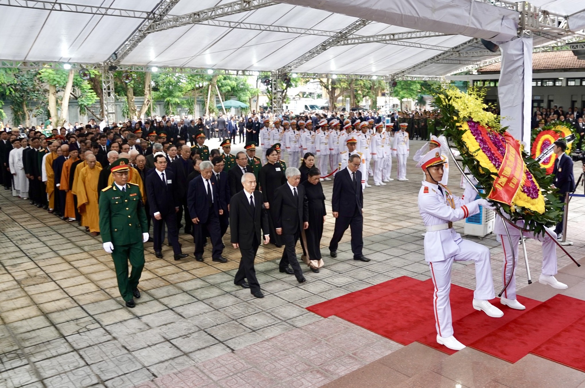 Le vieng Tong Bi thu anh 9