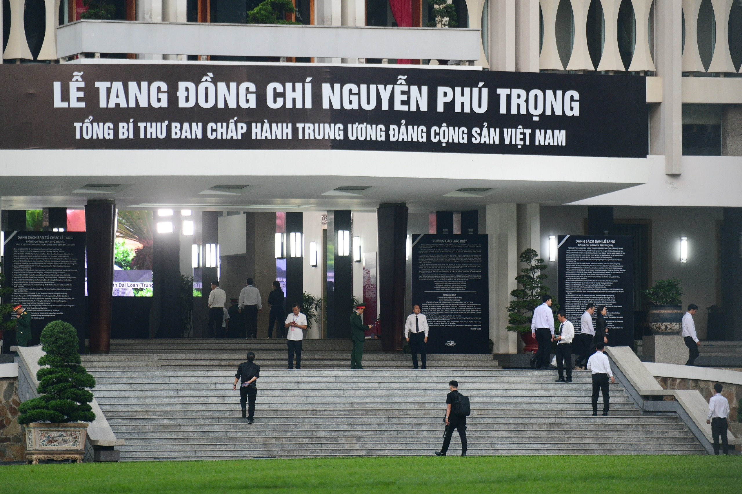 Le tang Tong bi thu anh 2