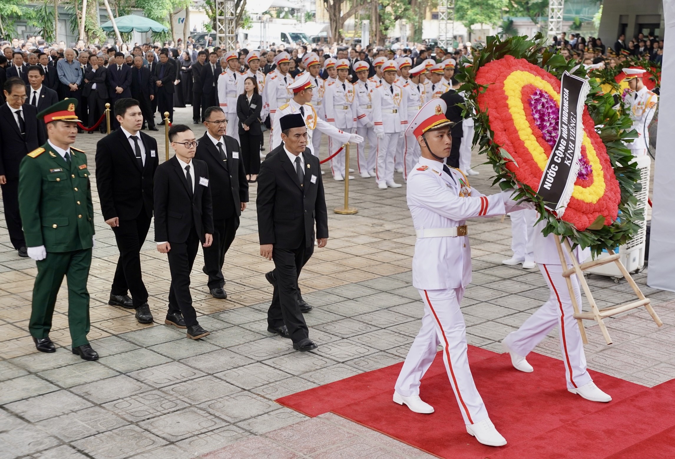 Doan quoc te vieng TBT anh 11