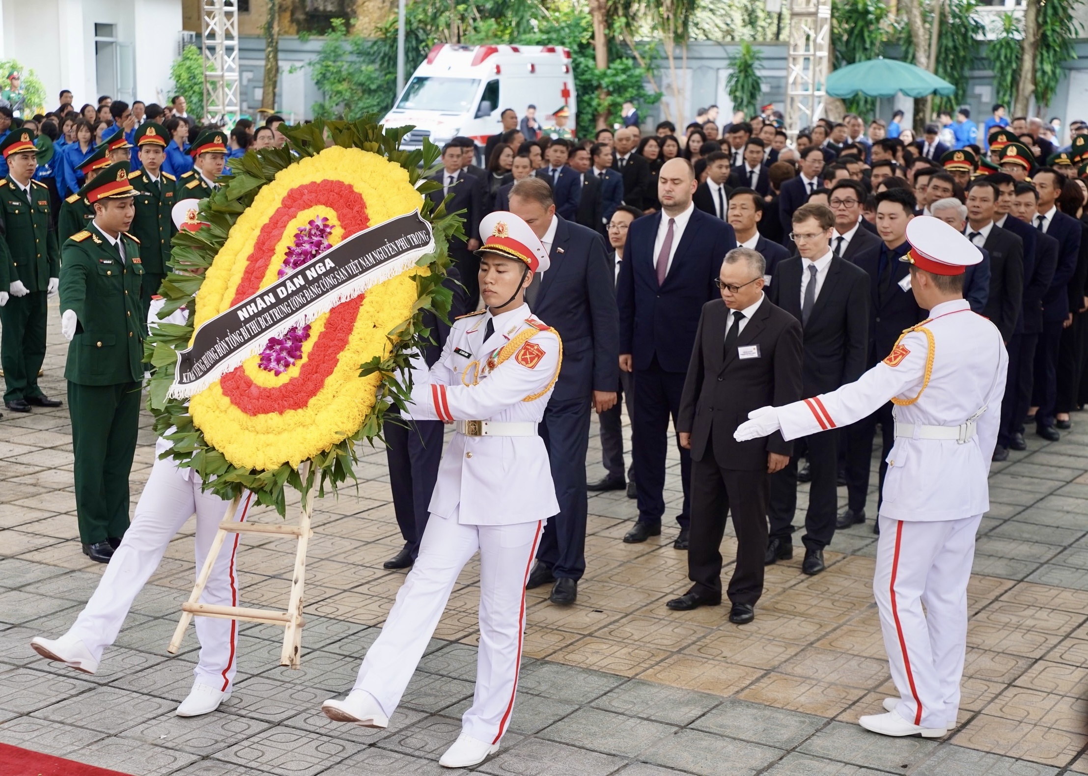 Doan quoc te vieng TBT anh 9