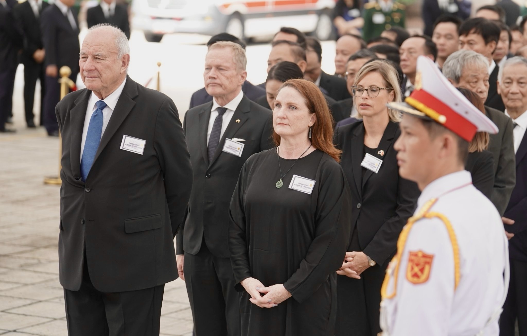 Doan quoc te vieng TBT anh 15