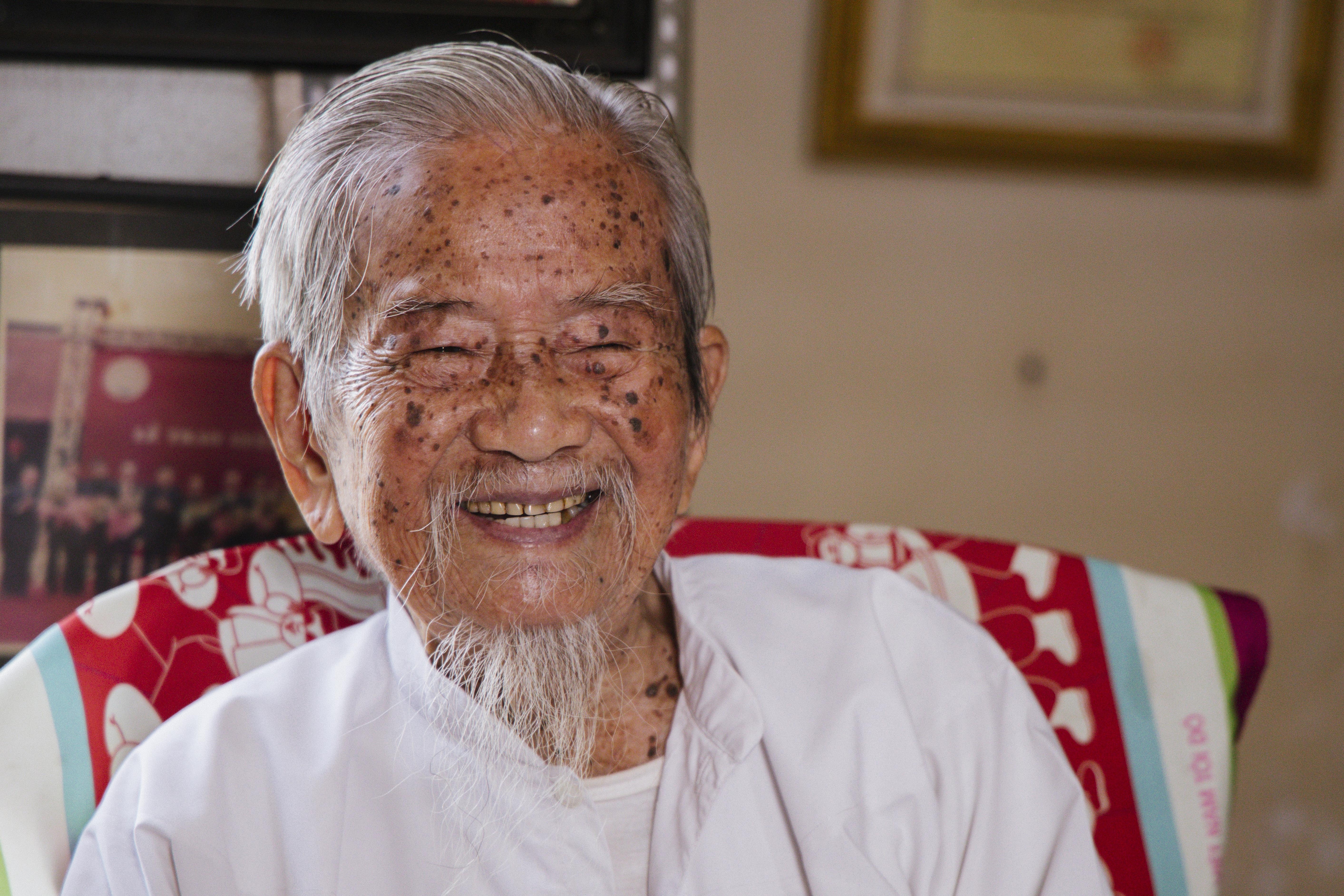 TP.HCM hom nay qua goc nhin cua nhan chung 105 tuoi hinh anh