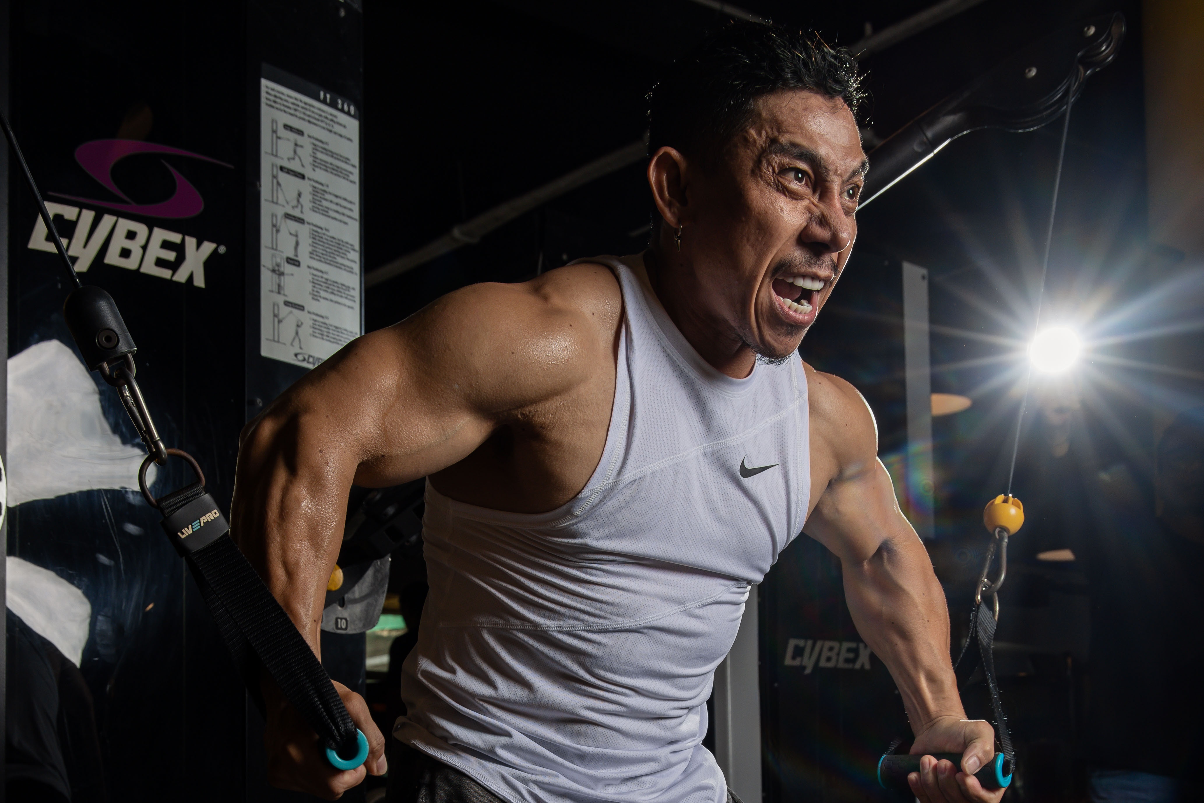 Angela Phuong Trinh,  Pham Van Mach, co bap Angela Phuong Trinh,  loi song an chay,  tap gym an chay,  PT TPHCM,  phong gym TPHCM,  the hinh TPHCM anh 3