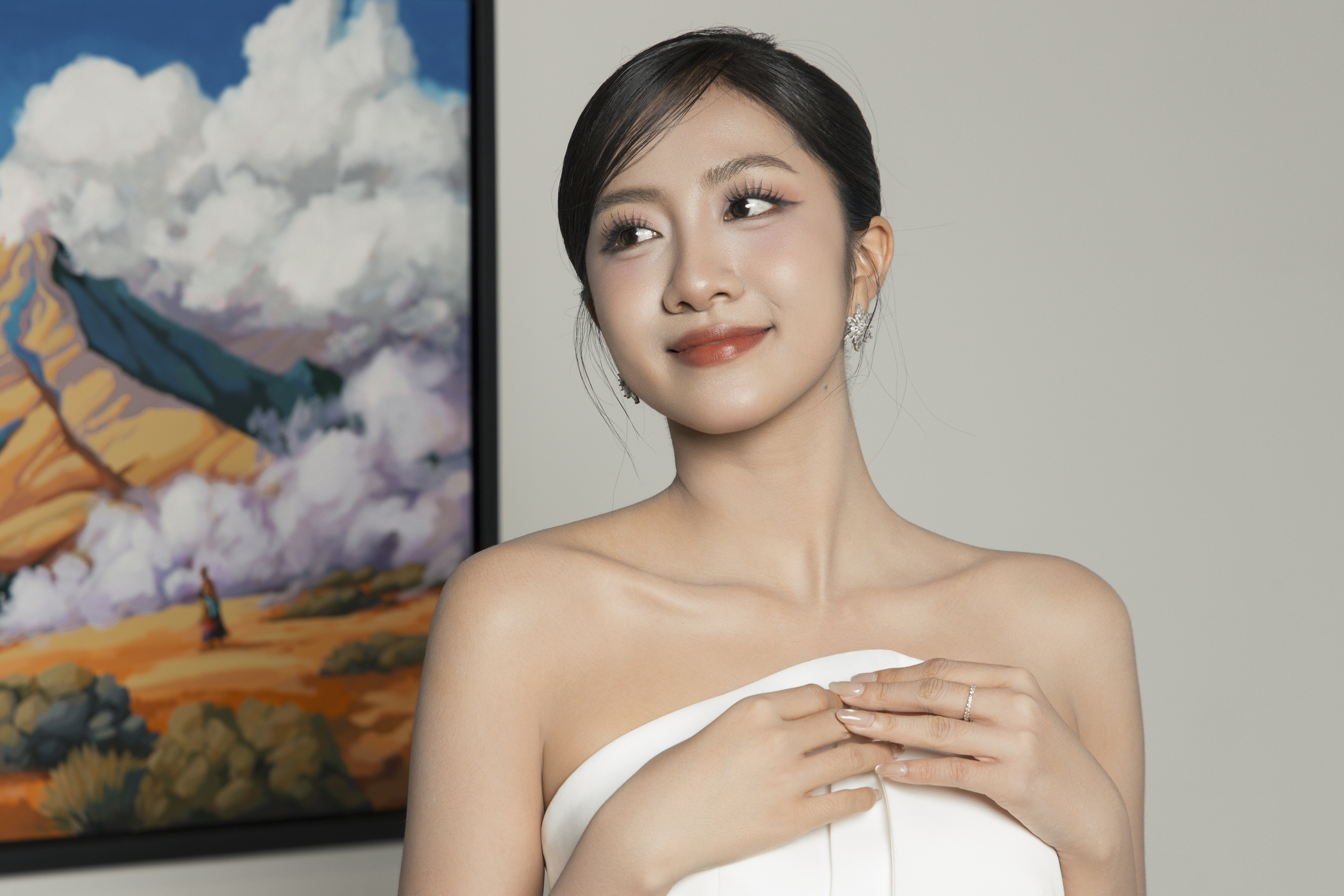 Điều ít biết về Hoa hậu Việt Nam Trúc Linh