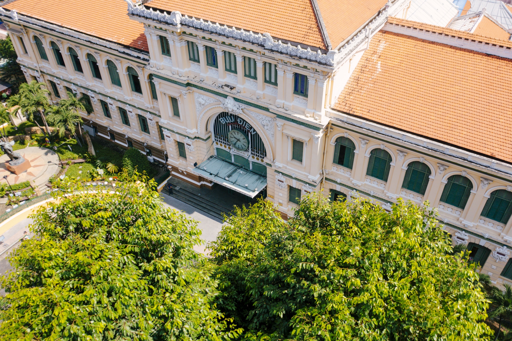 Can dinh vi khong gian quanh Buu dien TP.HCM nhu di san dac biet hinh anh