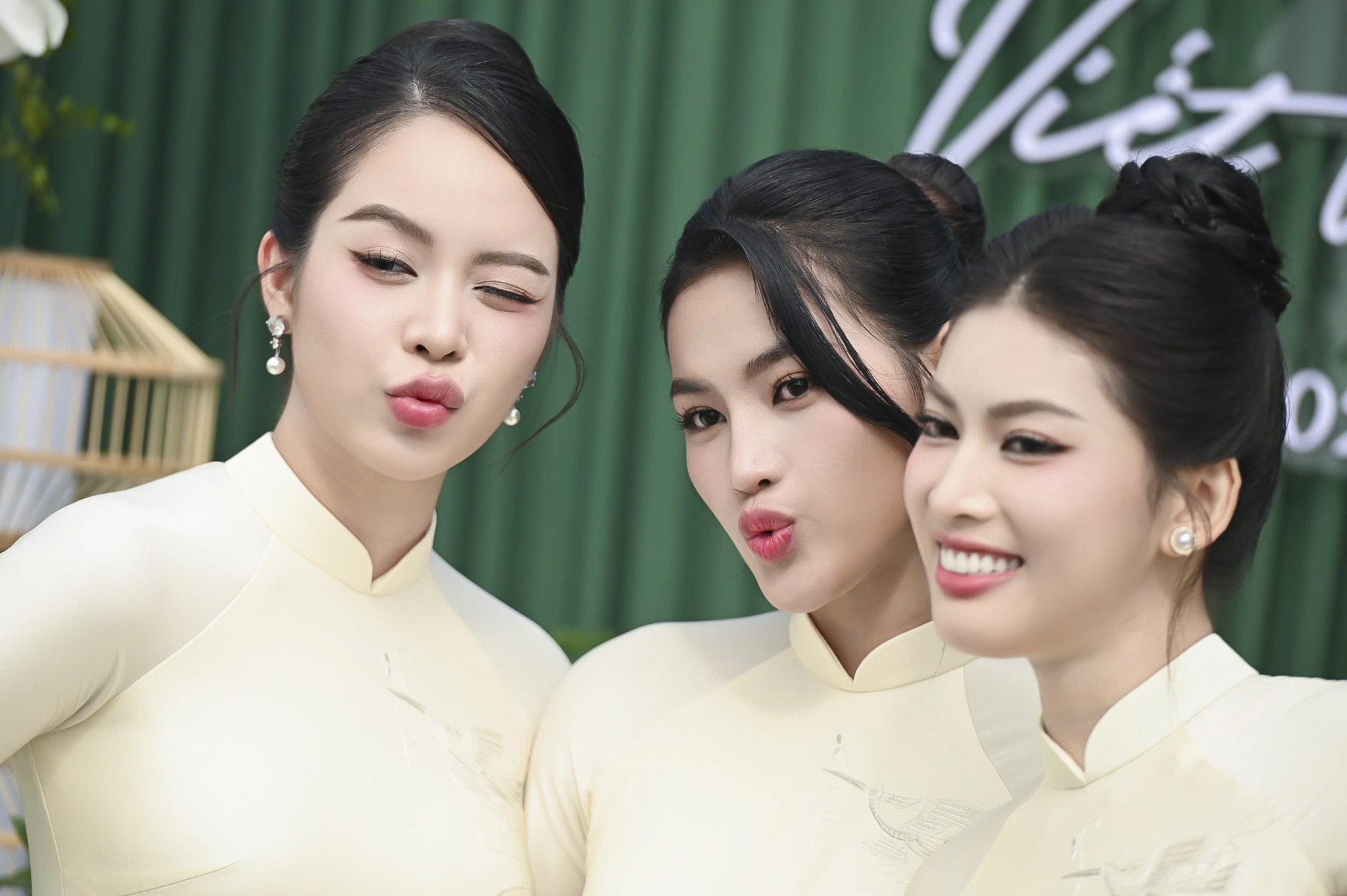 Hình ảnh lễ ăn hỏi của Đỗ Thị Hà và thiếu gia Tập đoàn Sơn Hải