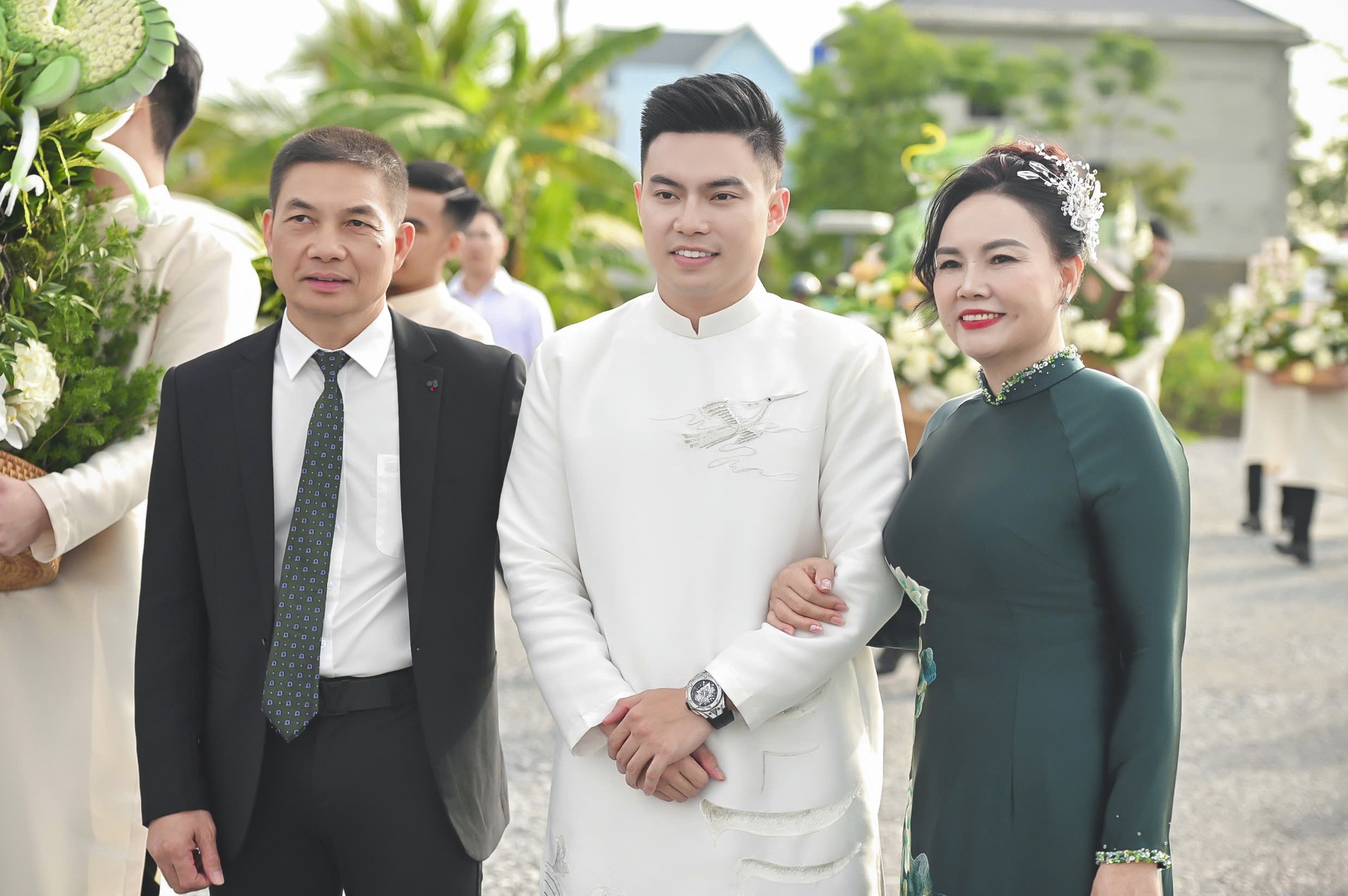 Chồng thiếu gia của Đỗ Thị Hà lộ diện