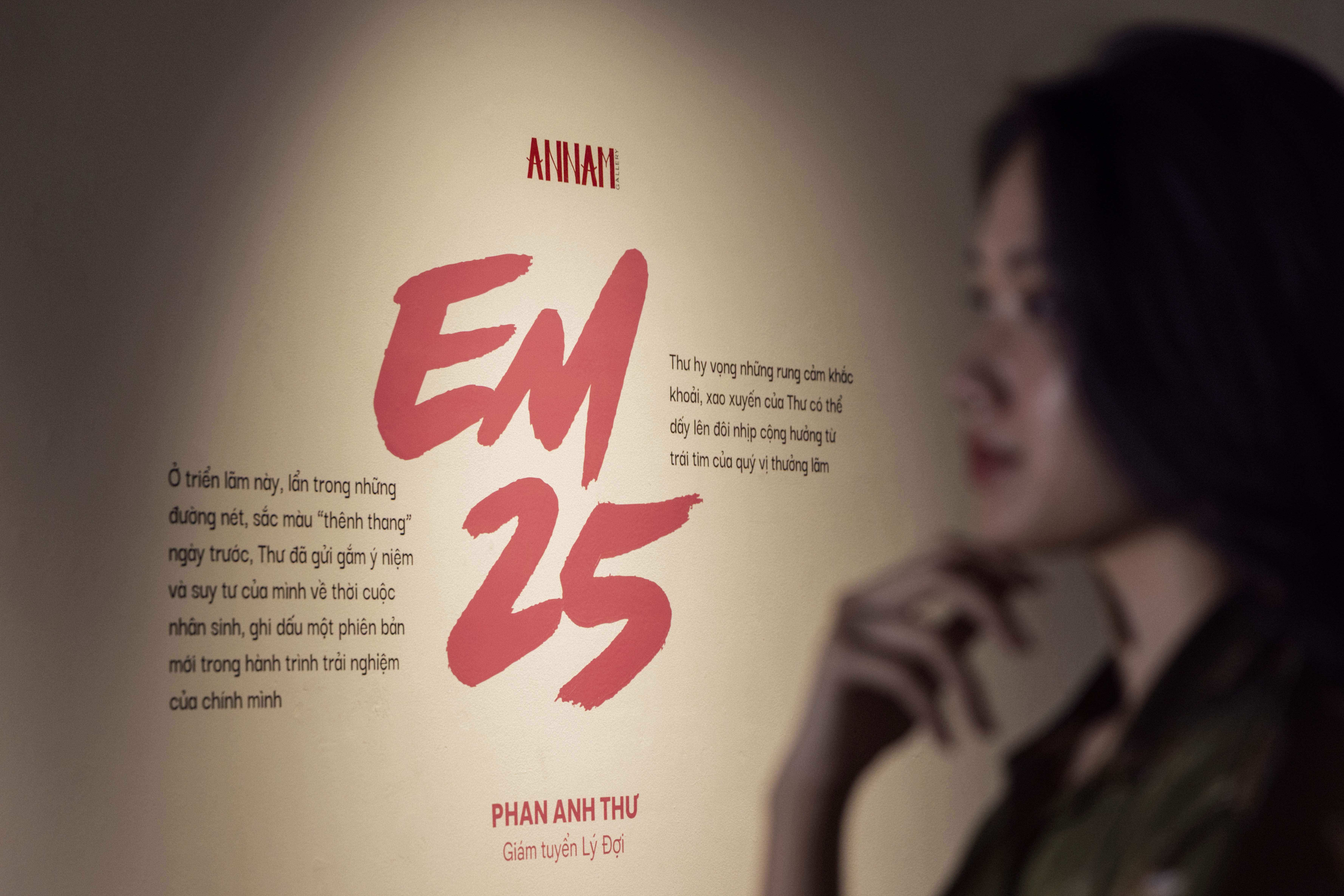 trien lam Em 25 anh 1