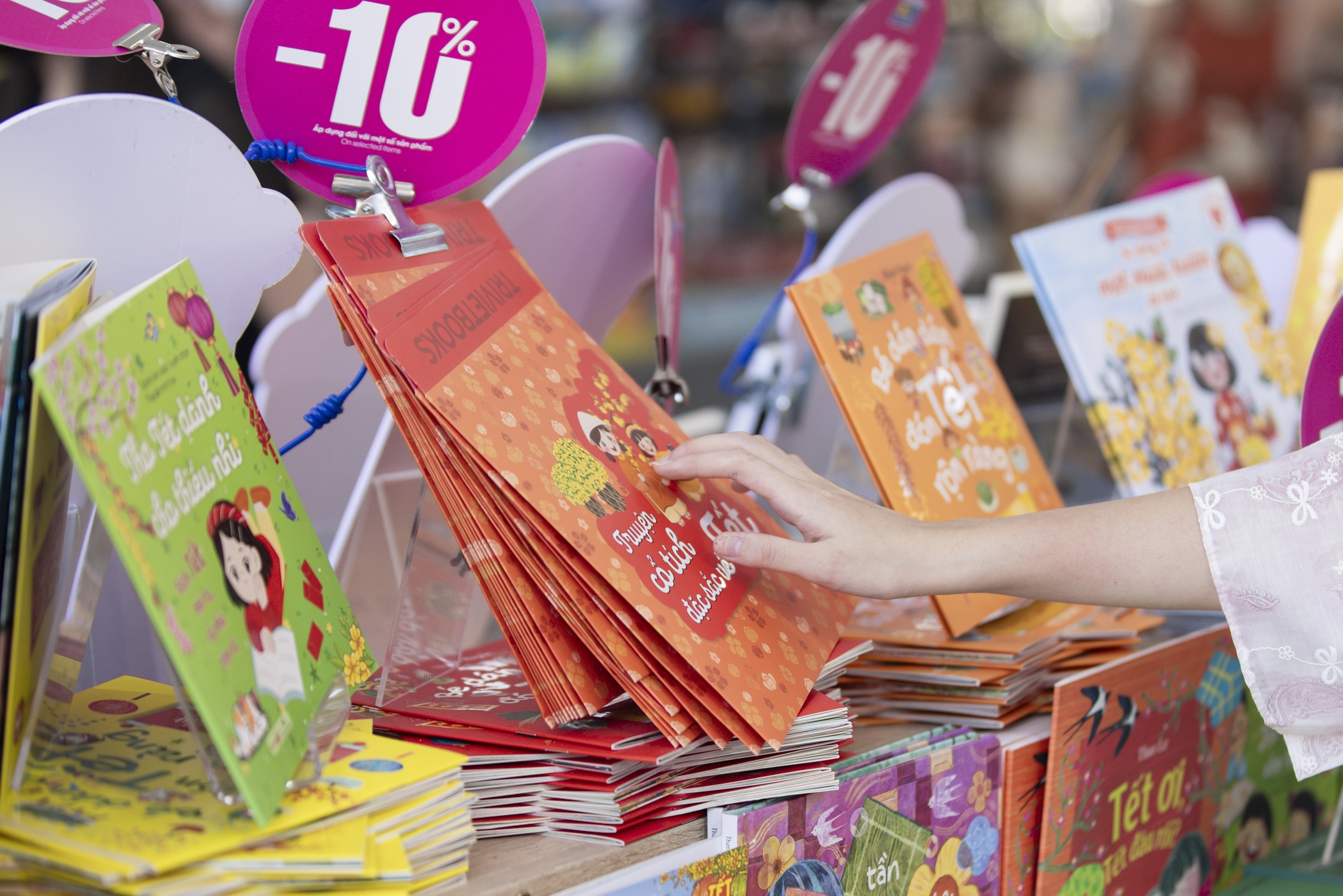 Đường sách Tết ảnh 15 Duong sach Tet anh 15