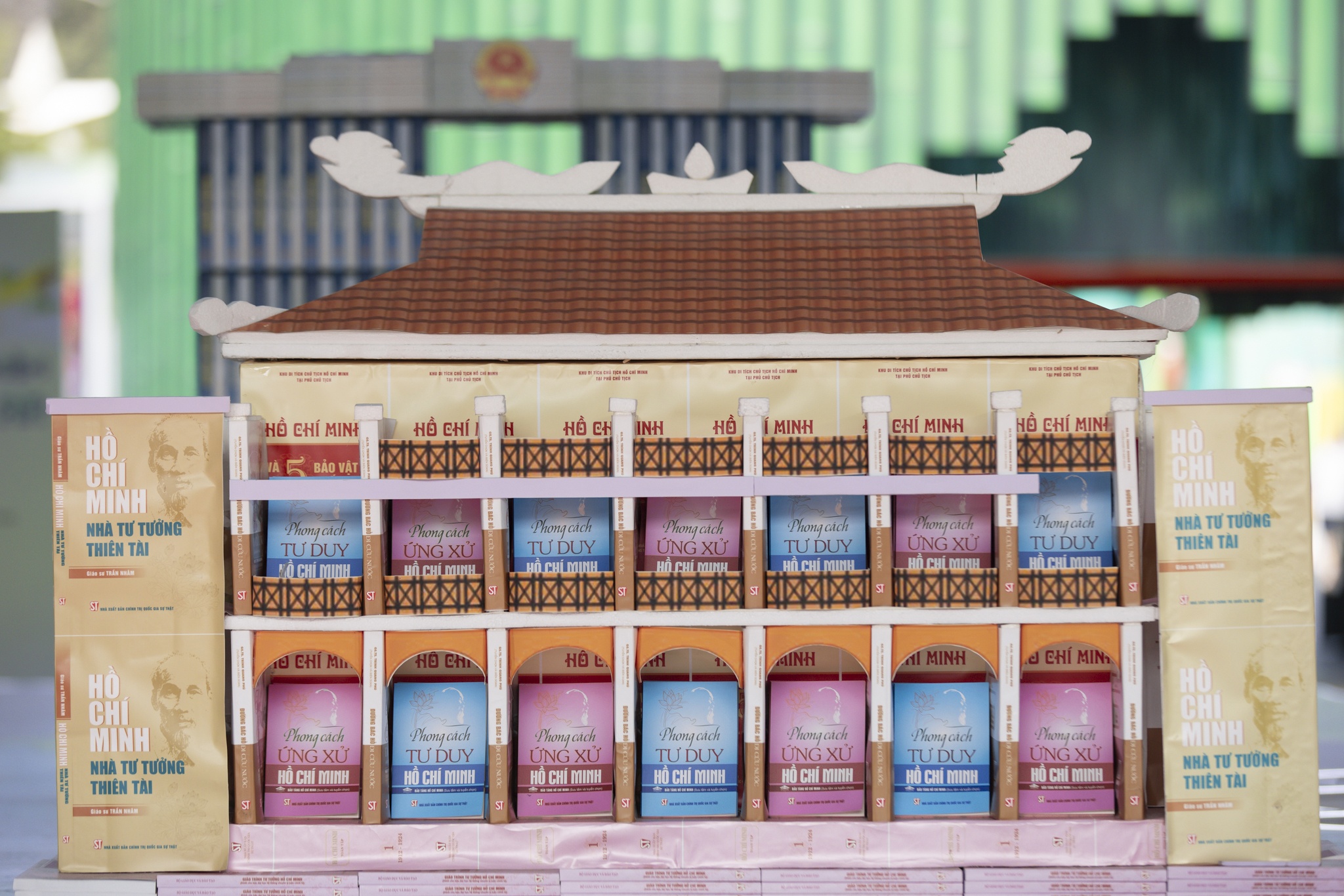 Đường sách Tết ảnh 5 Duong sach Tet anh 5