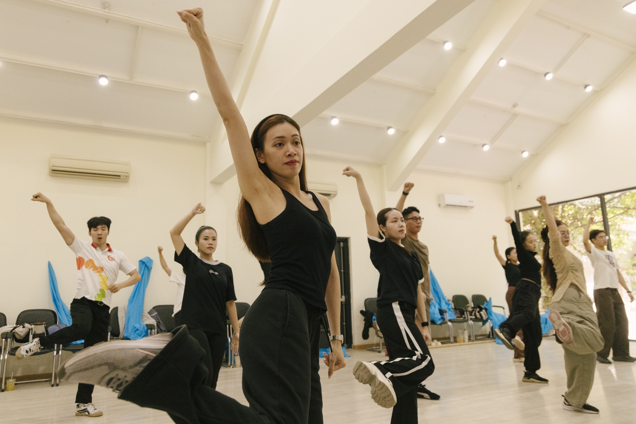 Nha Van hoa Thanh nien anh 9