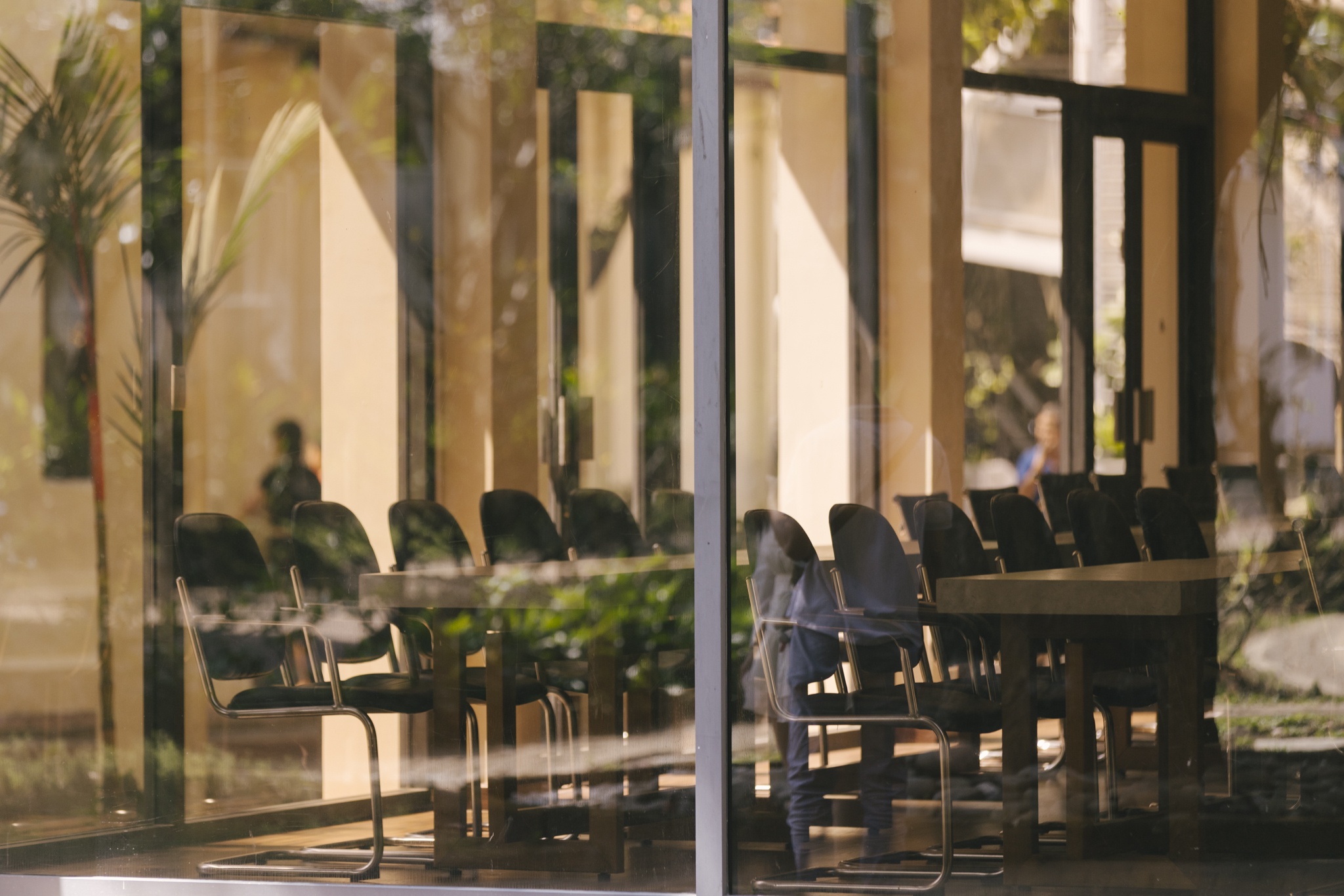 Nha Van hoa Thanh nien anh 10