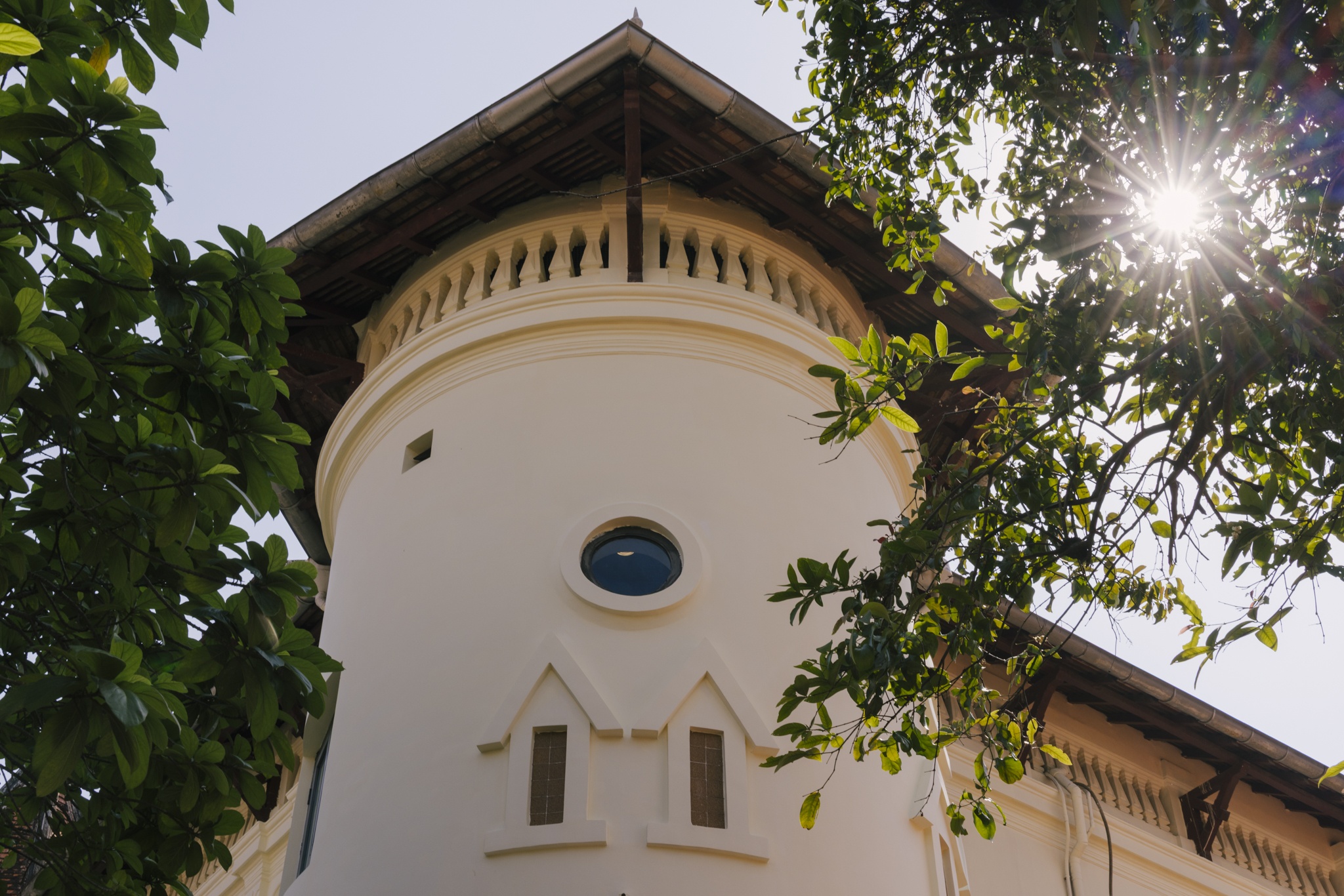 Nha Van hoa Thanh nien anh 8