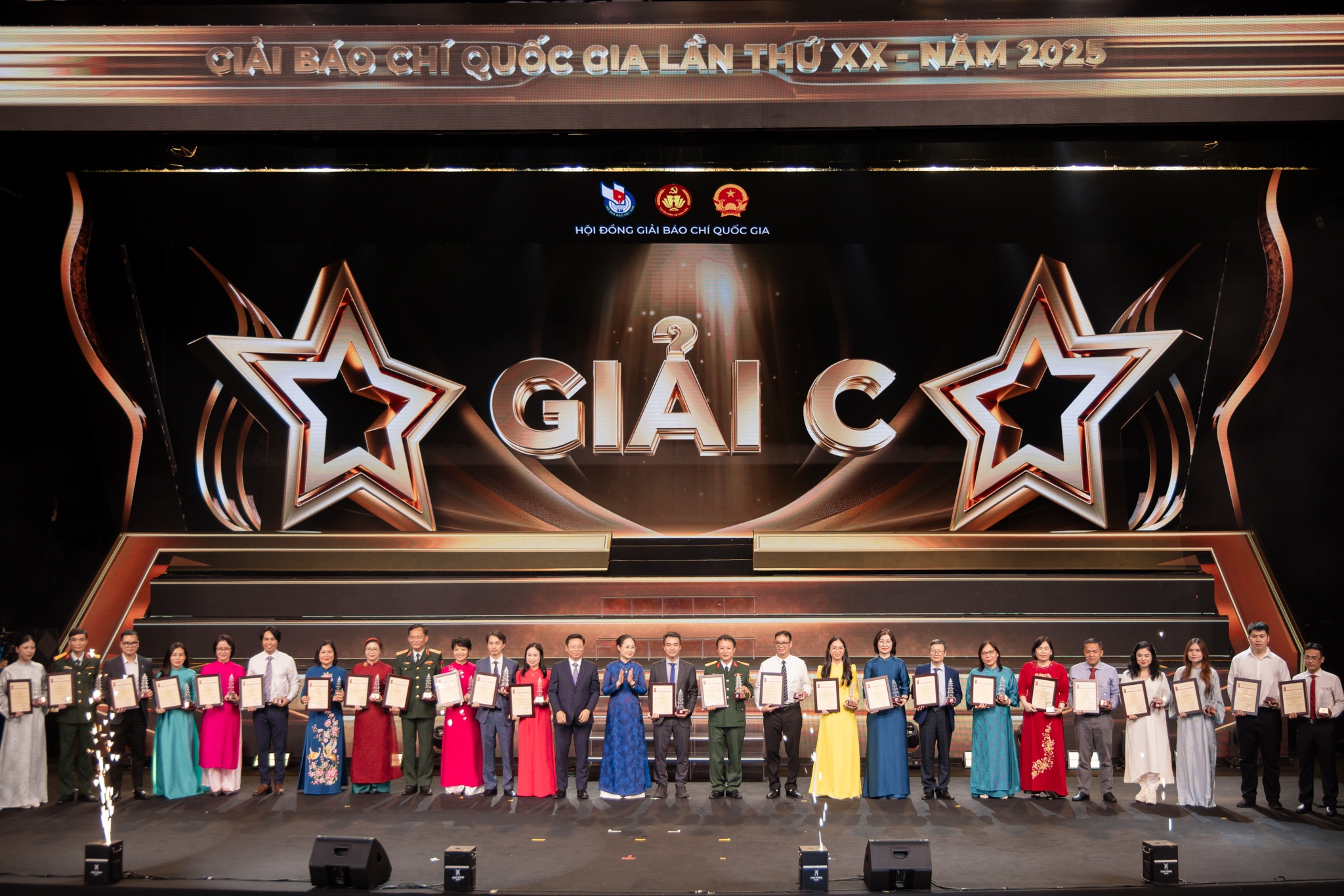 Giai bao chi Quoc gia anh 11