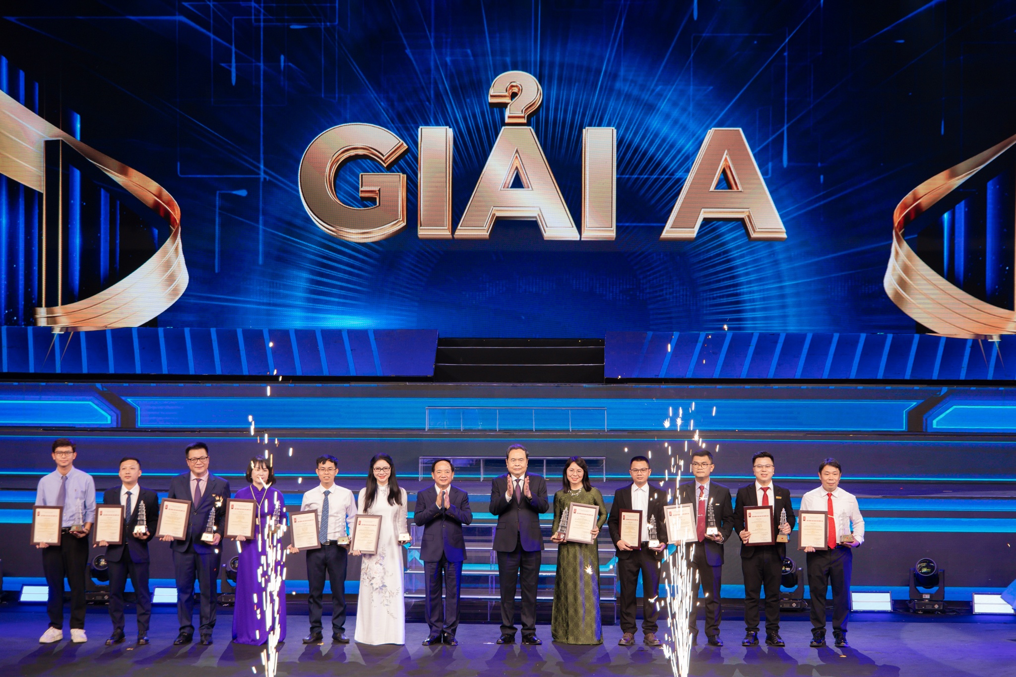 Giai bao chi Quoc gia anh 7