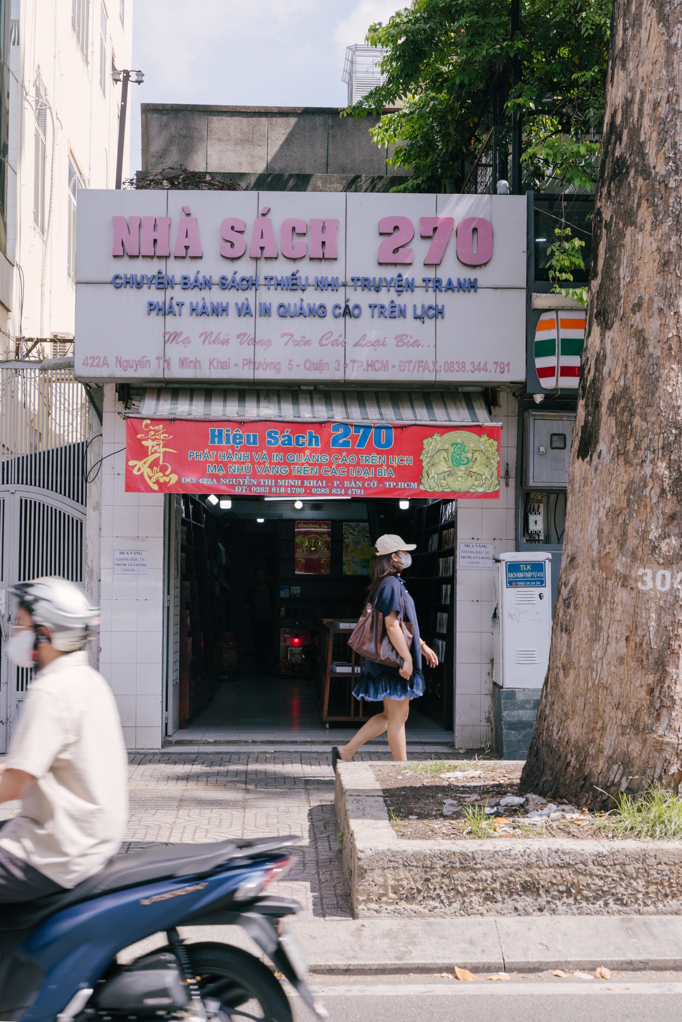 nhà sách ảnh 10 nha sach anh 10
