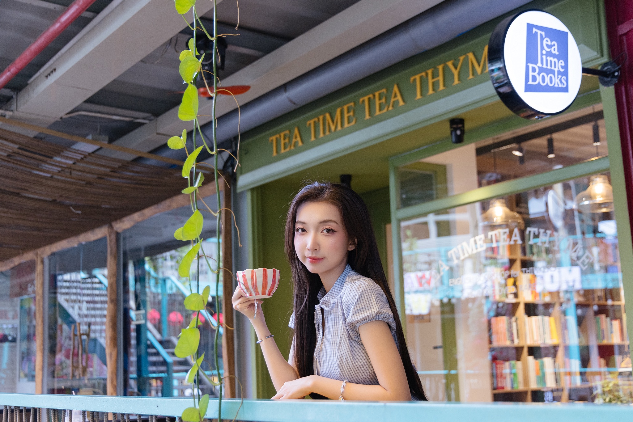 nh&agrave; s&aacute;ch ảnh 1