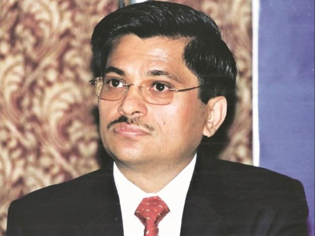 Canh tay phai cua Mukesh Ambani anh 1