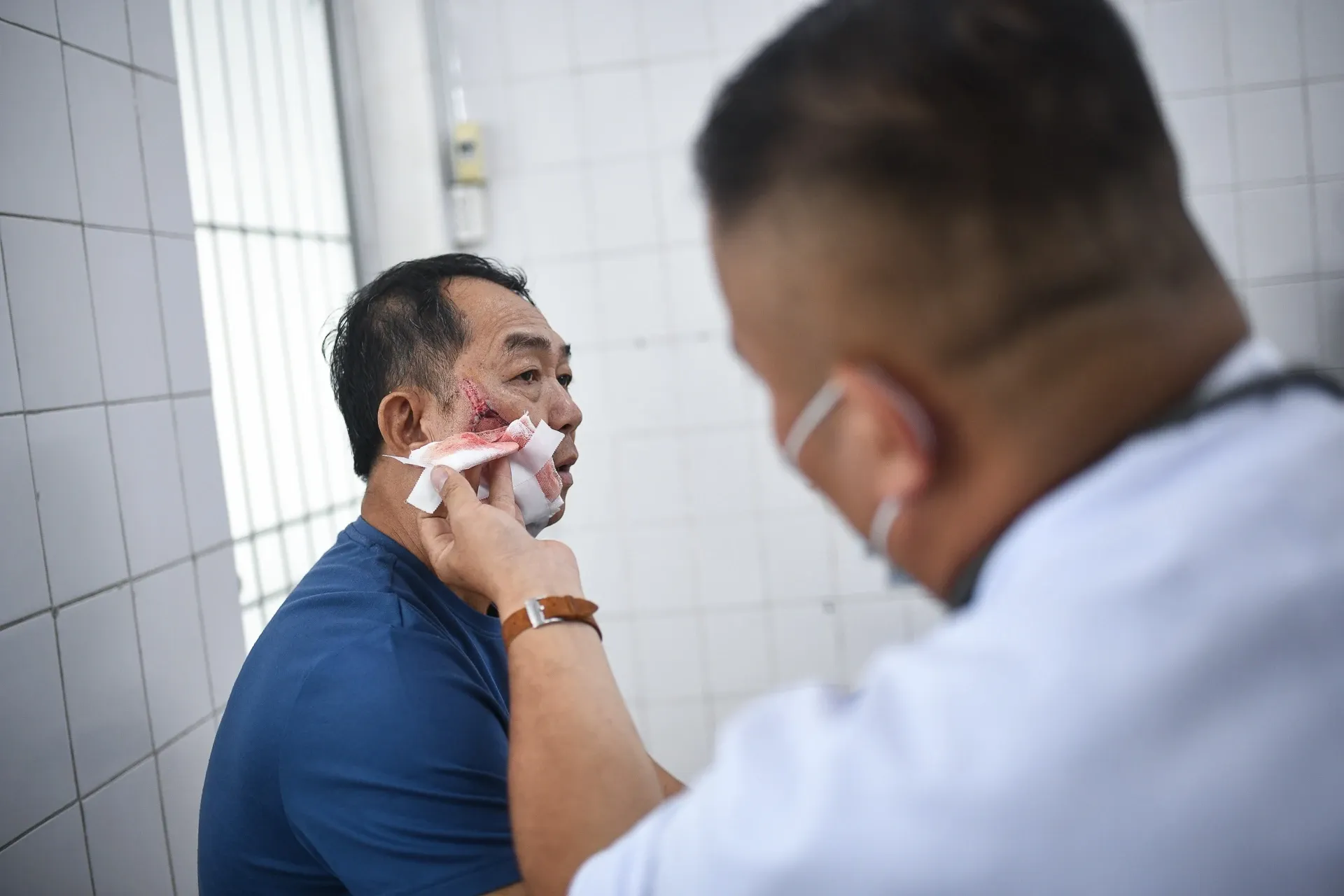 Can benh nhieu nguoi xem nhe, gan nhu 100% khong qua khoi hinh anh