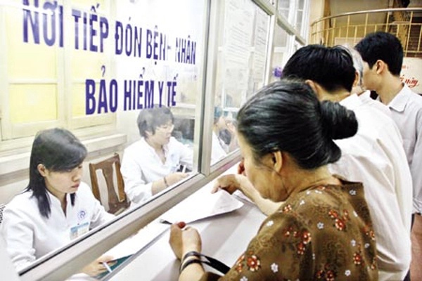 Bo Y te de xuat chi tra cho nguoi kham, chua benh BHYT trai tuyen hinh anh