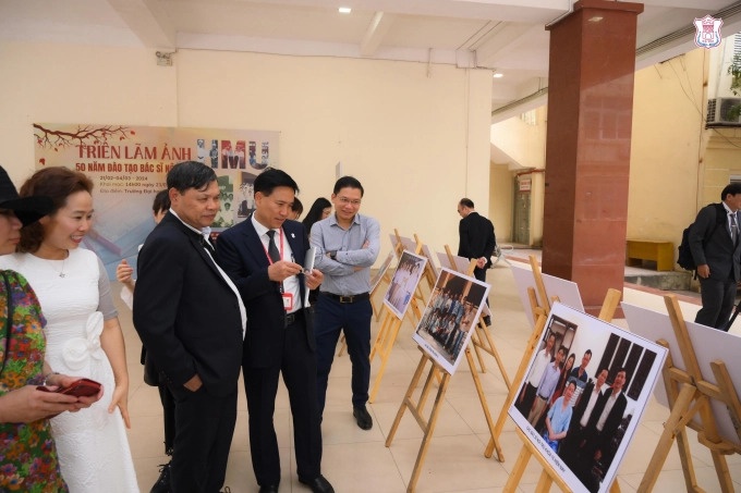 bac si noi tru anh 2