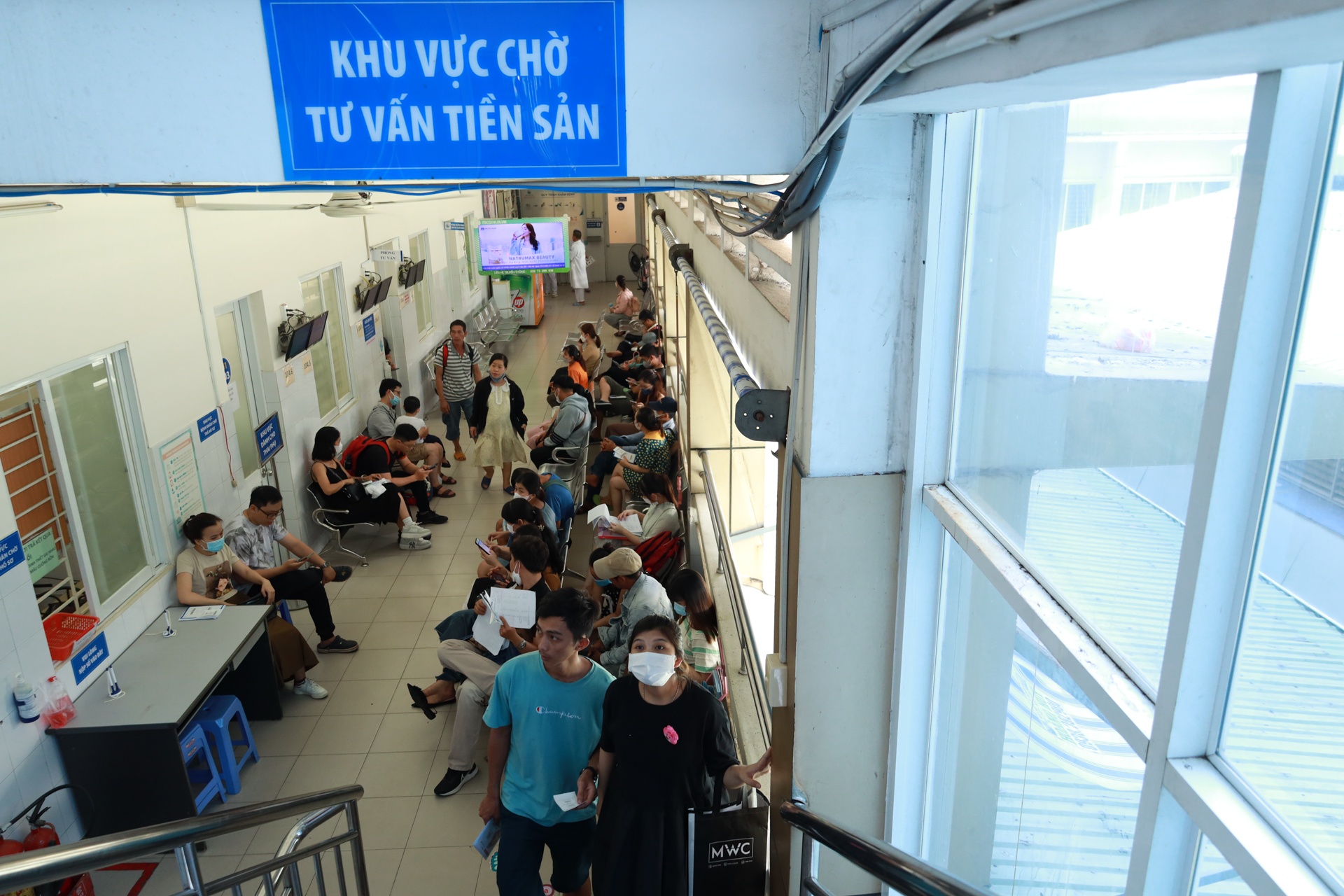 sinh con nam rong anh 2