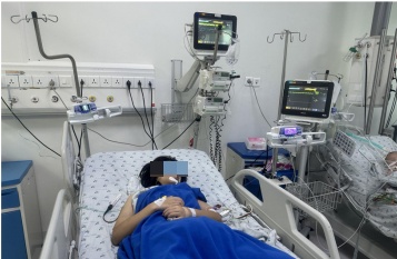 Nu sinh o TP.HCM nhap vien do uong nhieu thuoc an than hinh anh