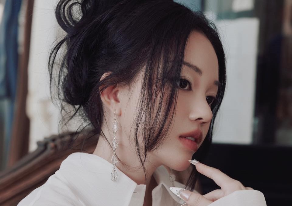 Linh Ngoc Dam ke ly do di nhan mi hinh anh