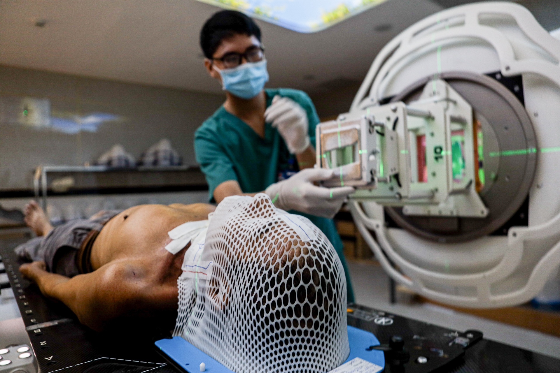 Can canh xa tri ung thu o TP.HCM hinh anh