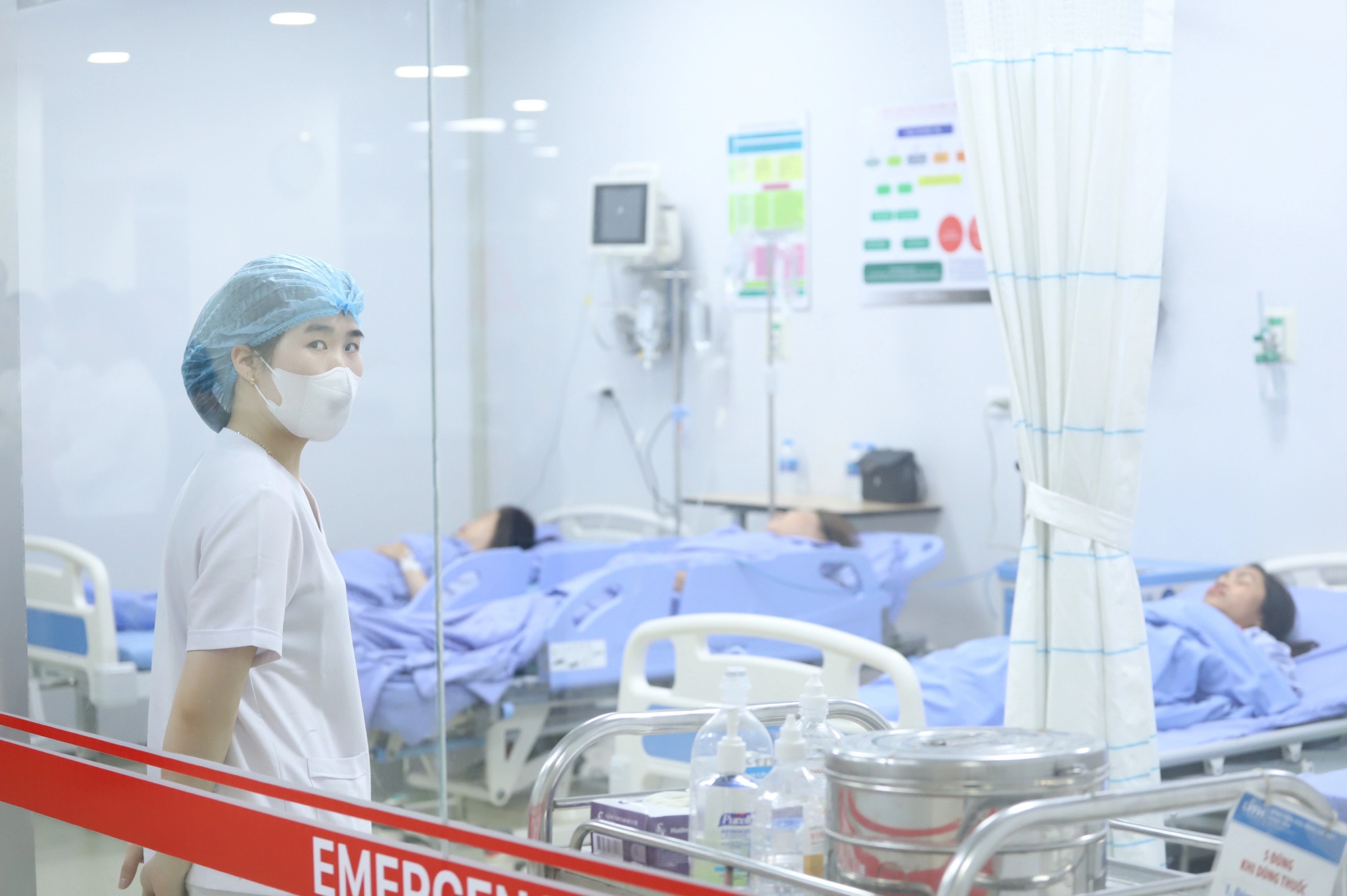 Bo Y te yeu cau truy den cung nguon goc thuc pham gay ngo doc hinh anh