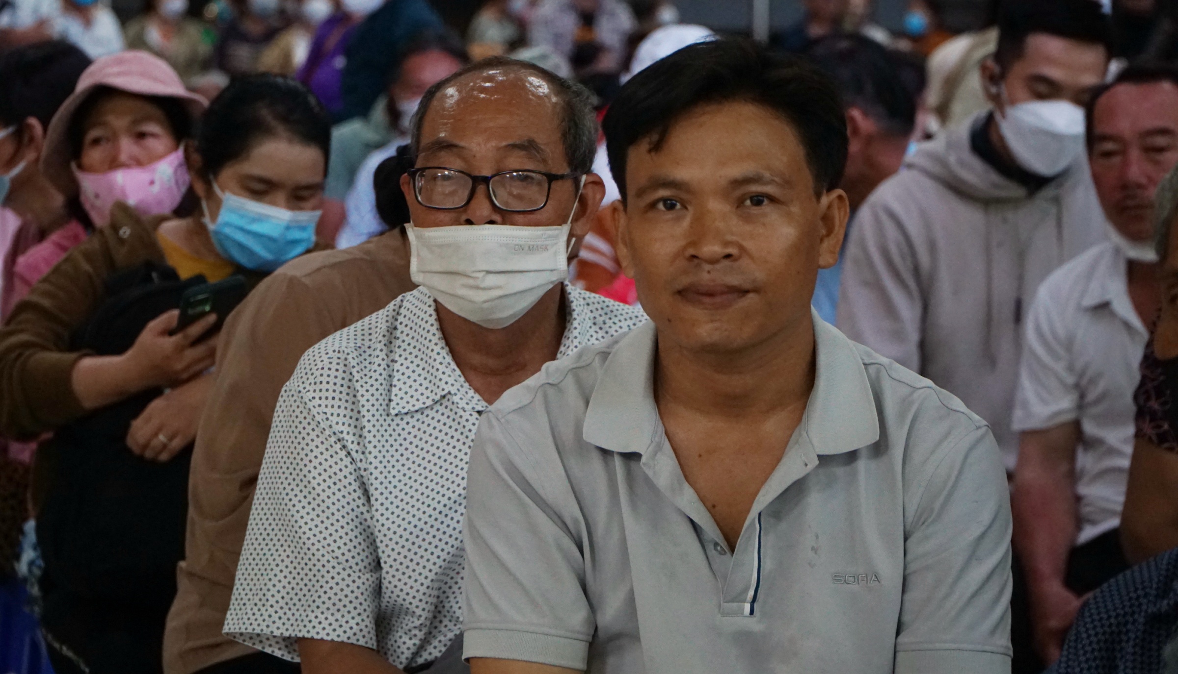 kham benh luc nua dem anh 1