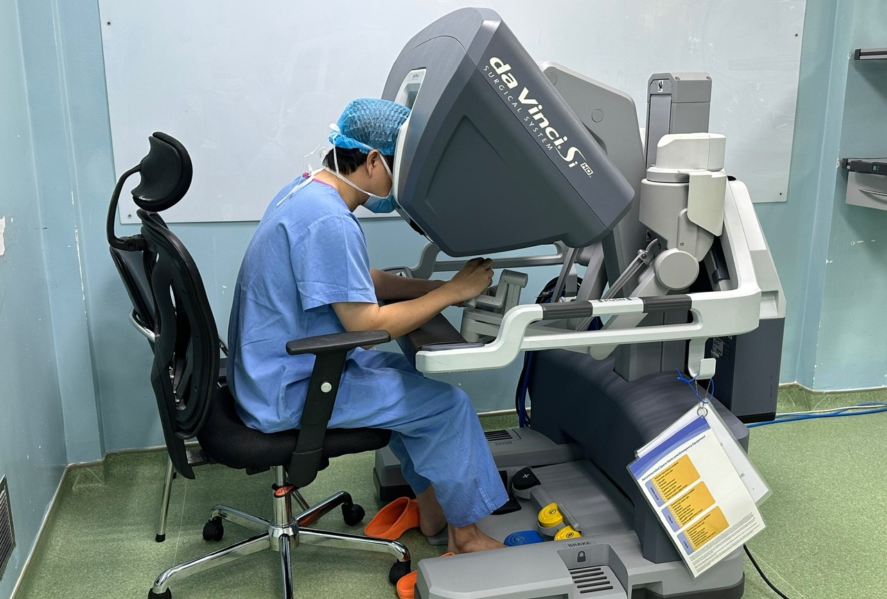 Hai dau hieu canh bao benh nhan o TP.HCM mac ung thu dai truc trang hinh anh