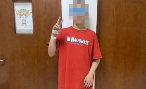 Be trai o TP.HCM phai tho may sau 4 ngay sot hinh anh