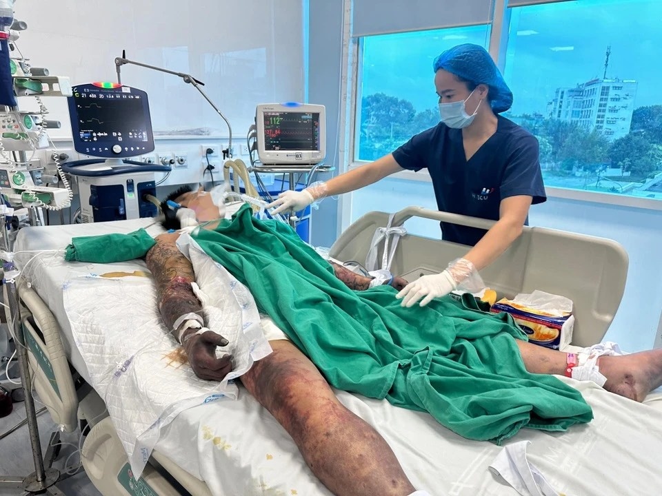 Khong co nguoi duoi 20 tuoi mac lien cau lon hinh anh