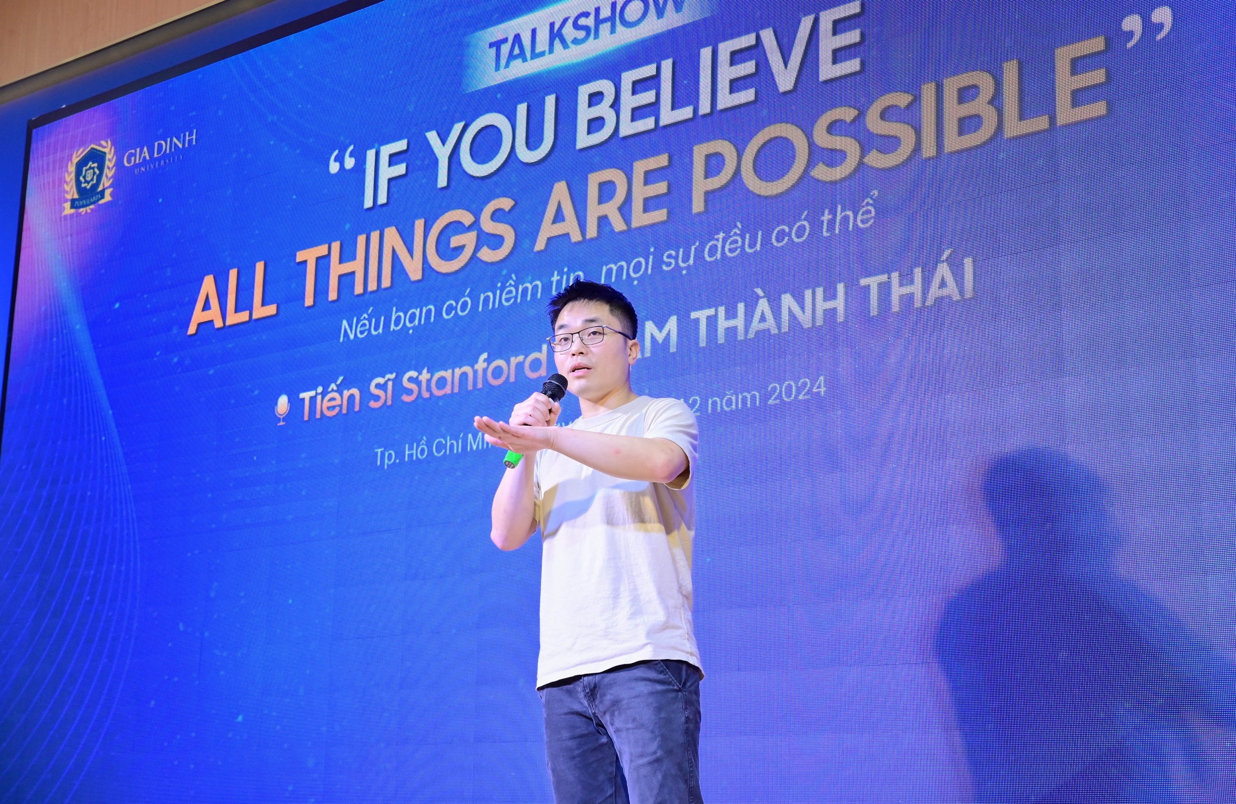 Tien si Viet tai Uber: ‘Ai no luc nhieu se gap may man hon’ hinh anh