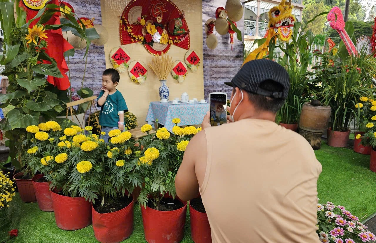duong hoa tet anh 3