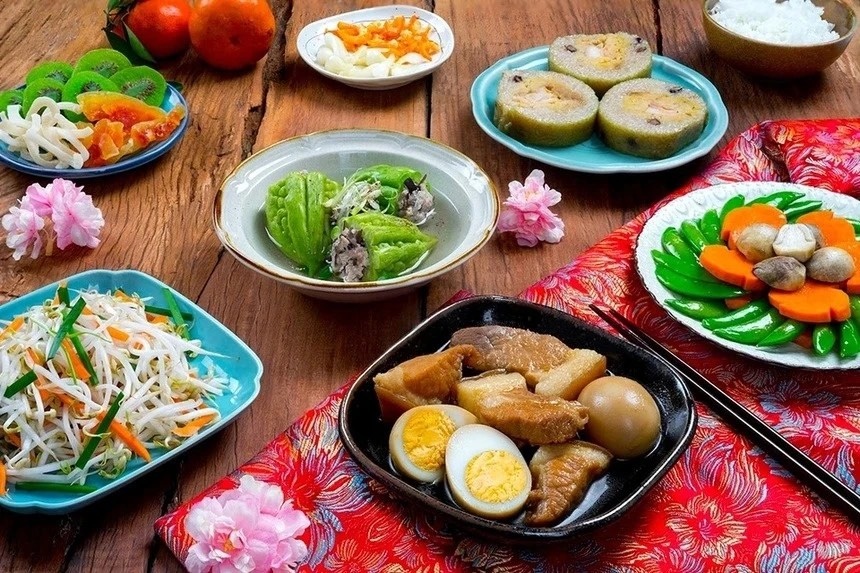 Vi sao dip Tet nhieu nguoi de ngo doc thuc pham? hinh anh